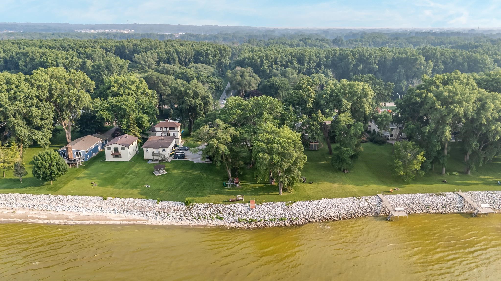 2161 LAKESIDE Place
