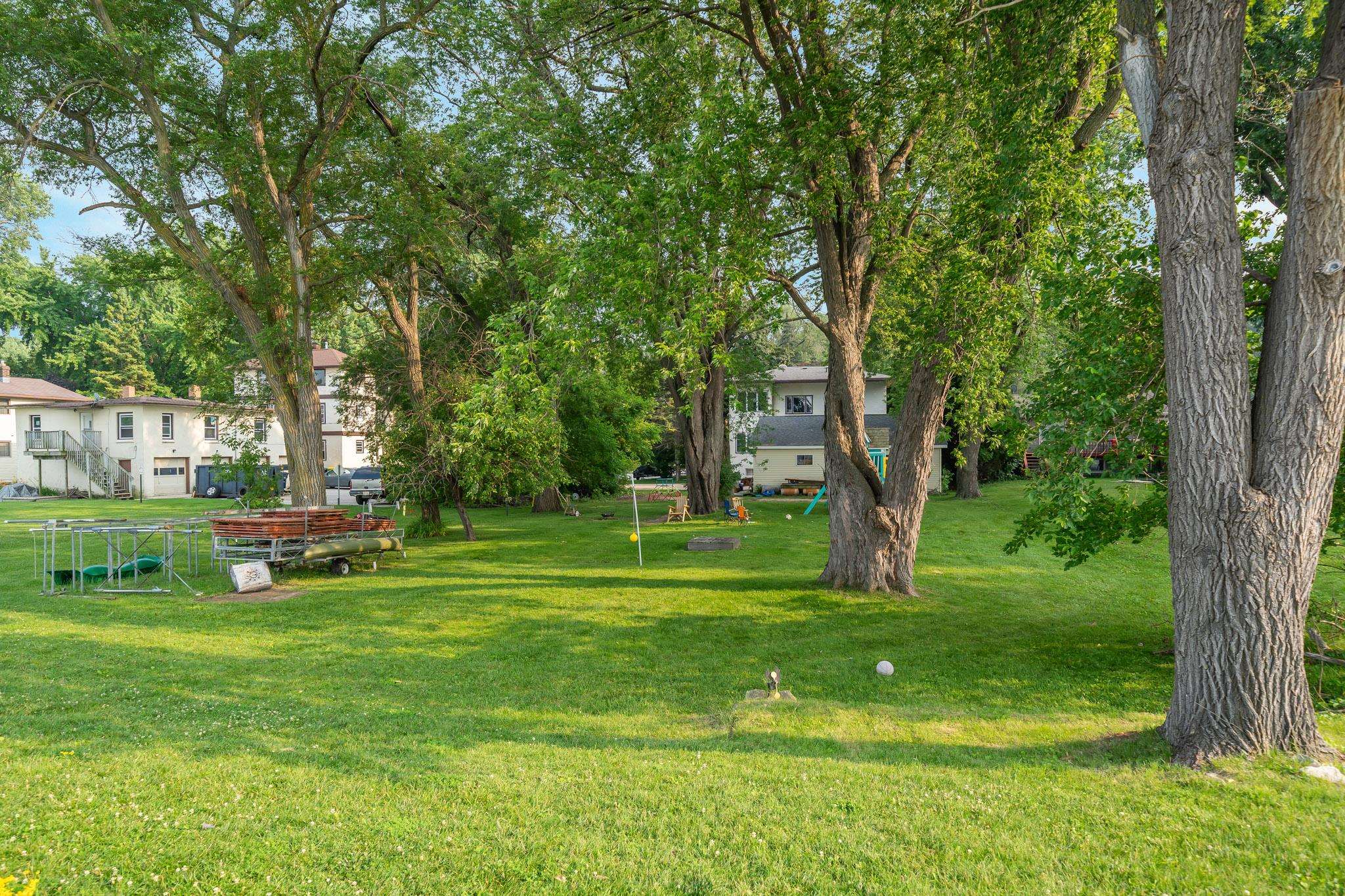 2161 LAKESIDE Place