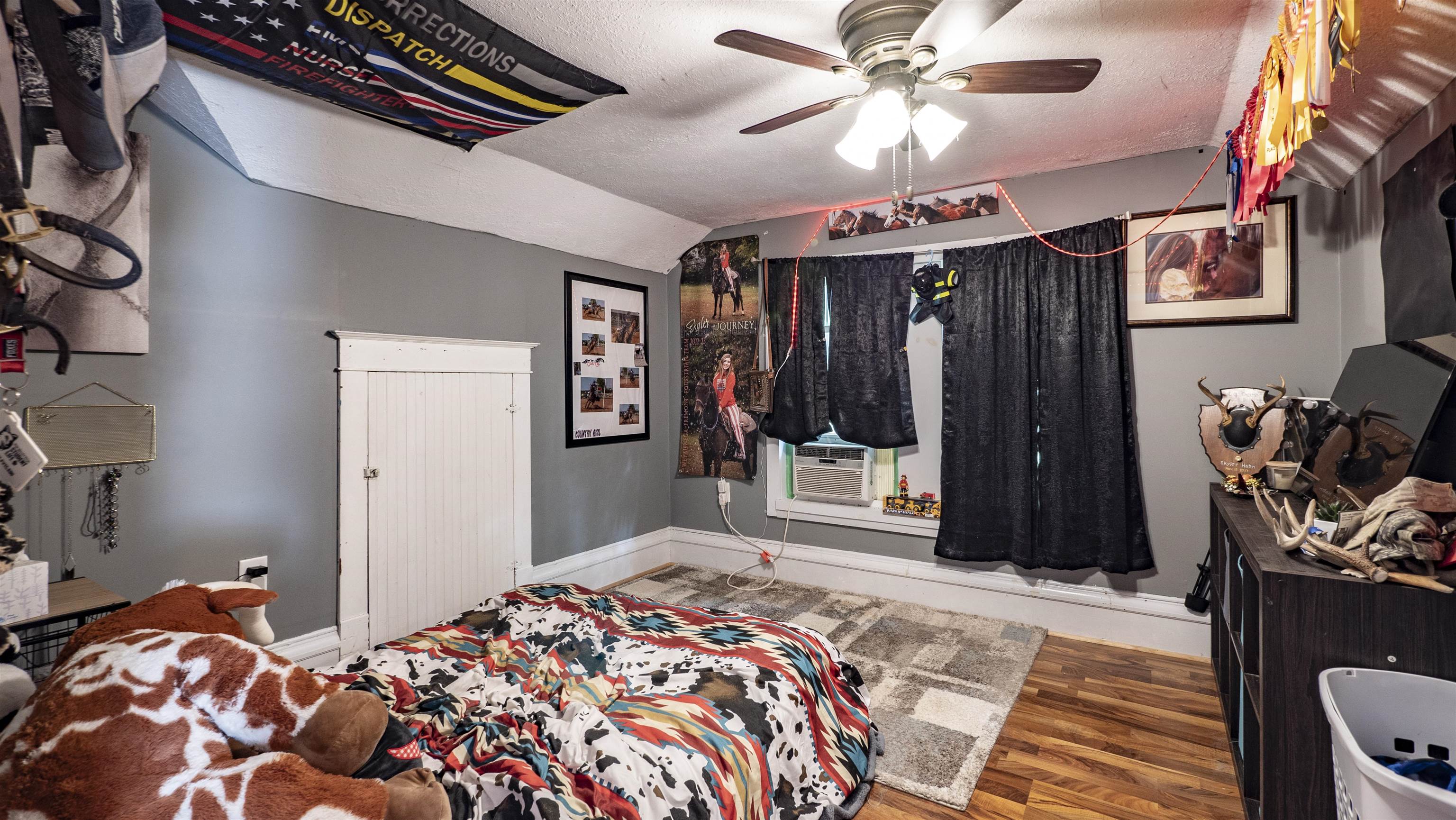 8019 ARROW Lane
