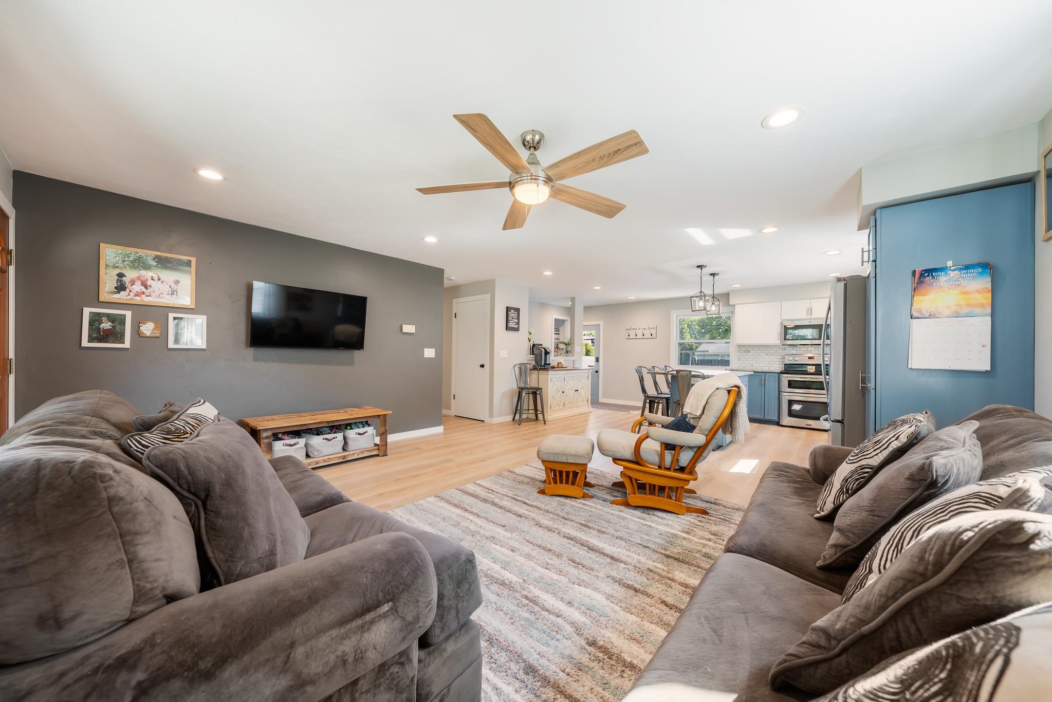 2512 S ERIC Drive