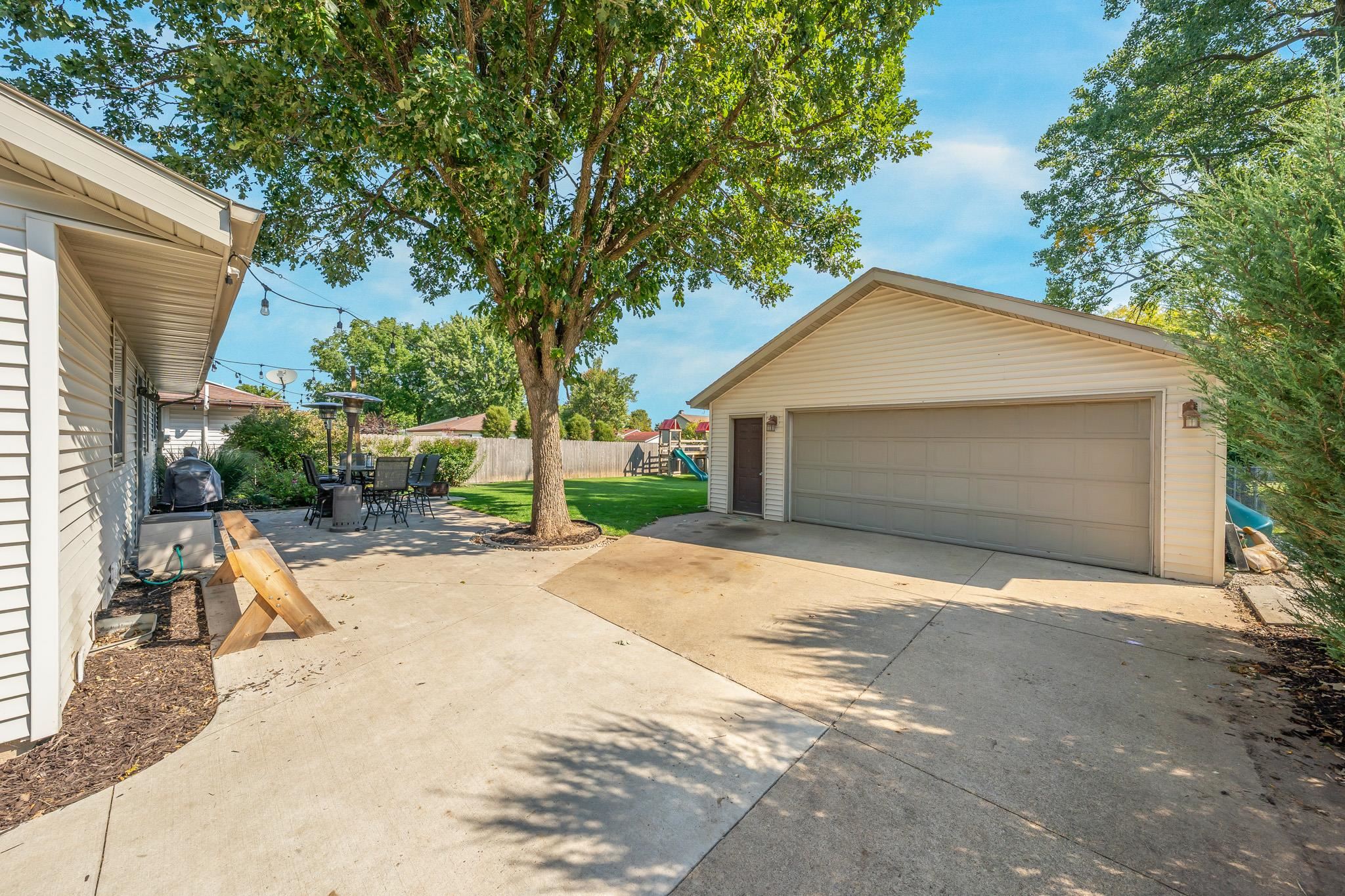 2512 S ERIC Drive