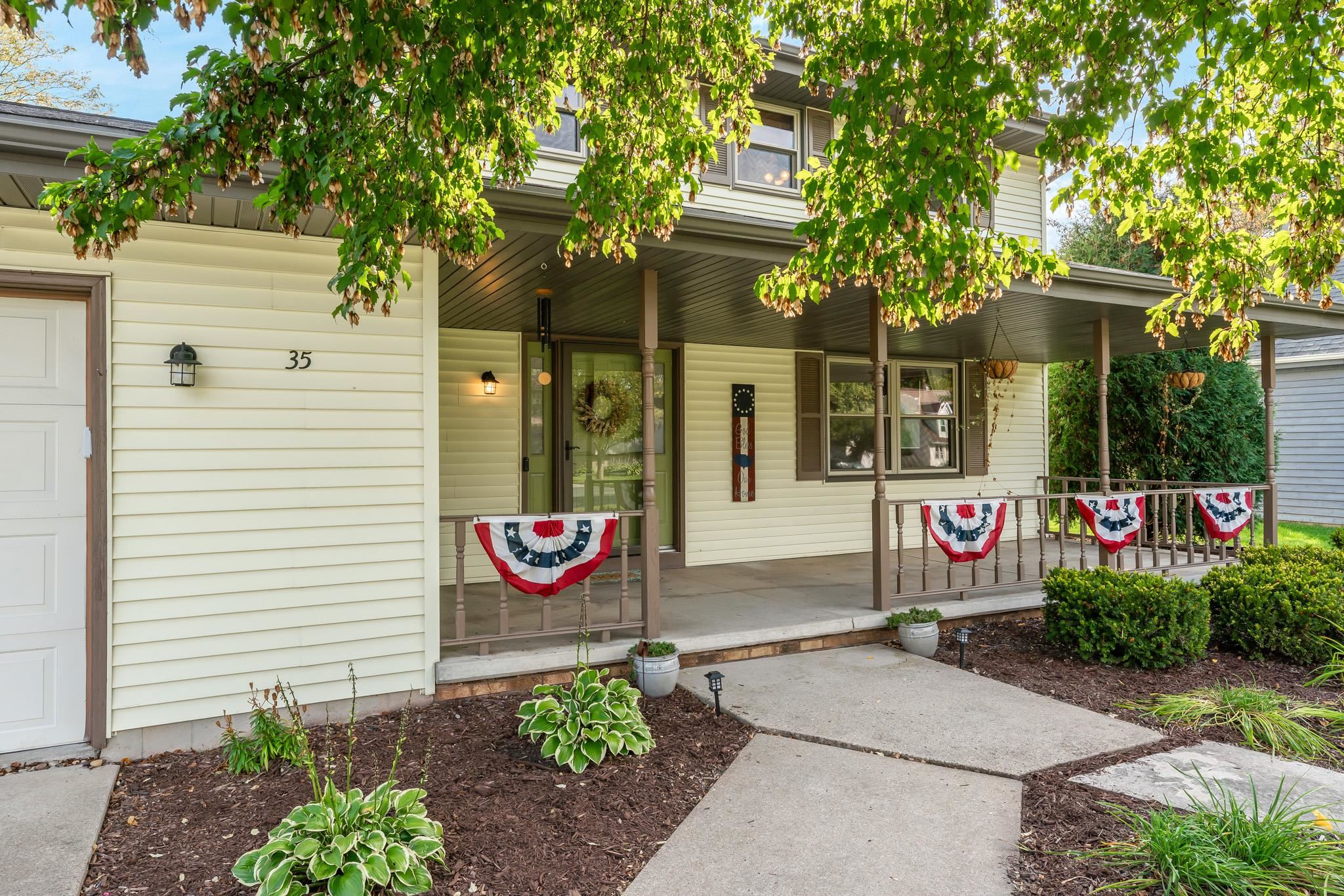 35 GREVES Court