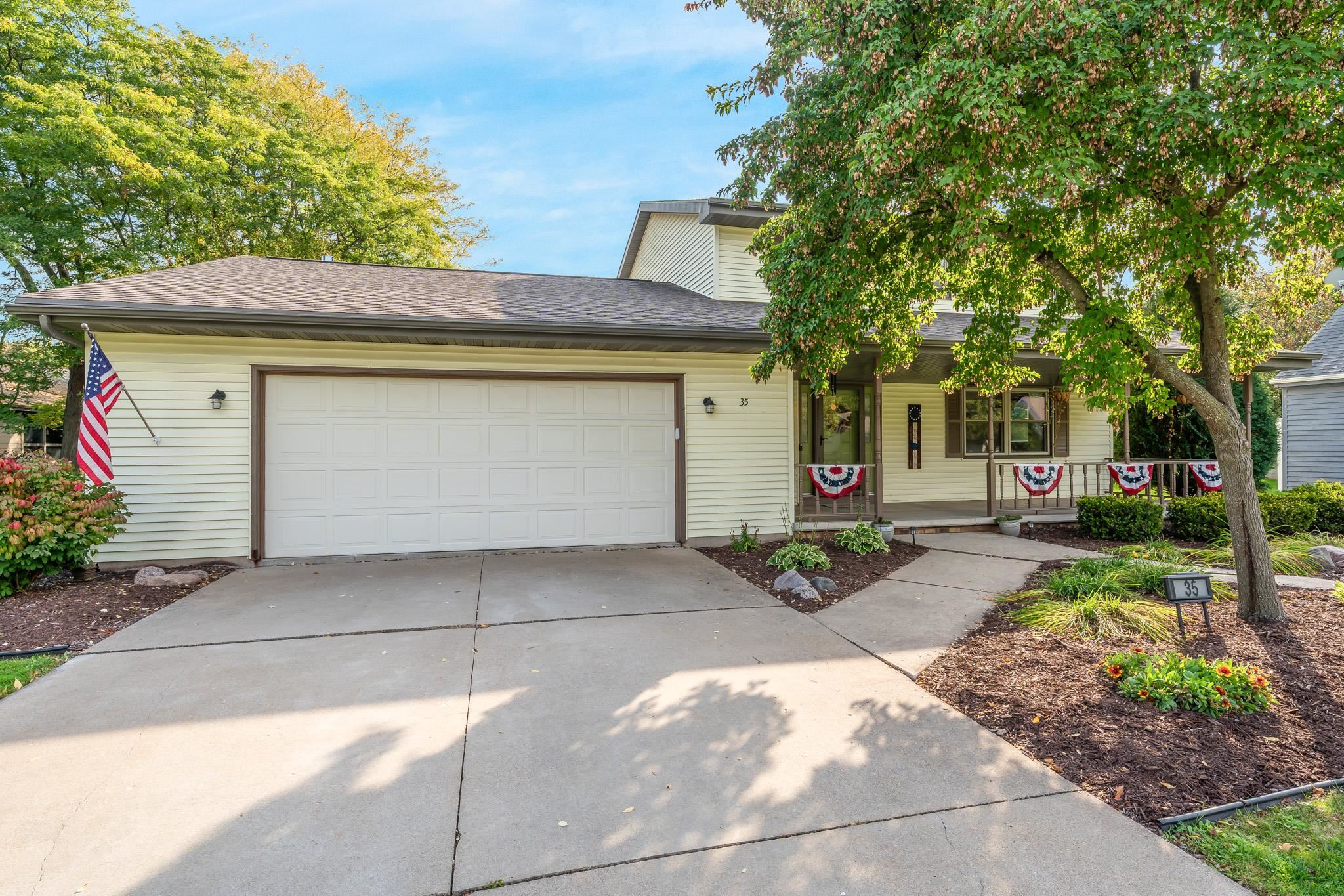 35 GREVES Court