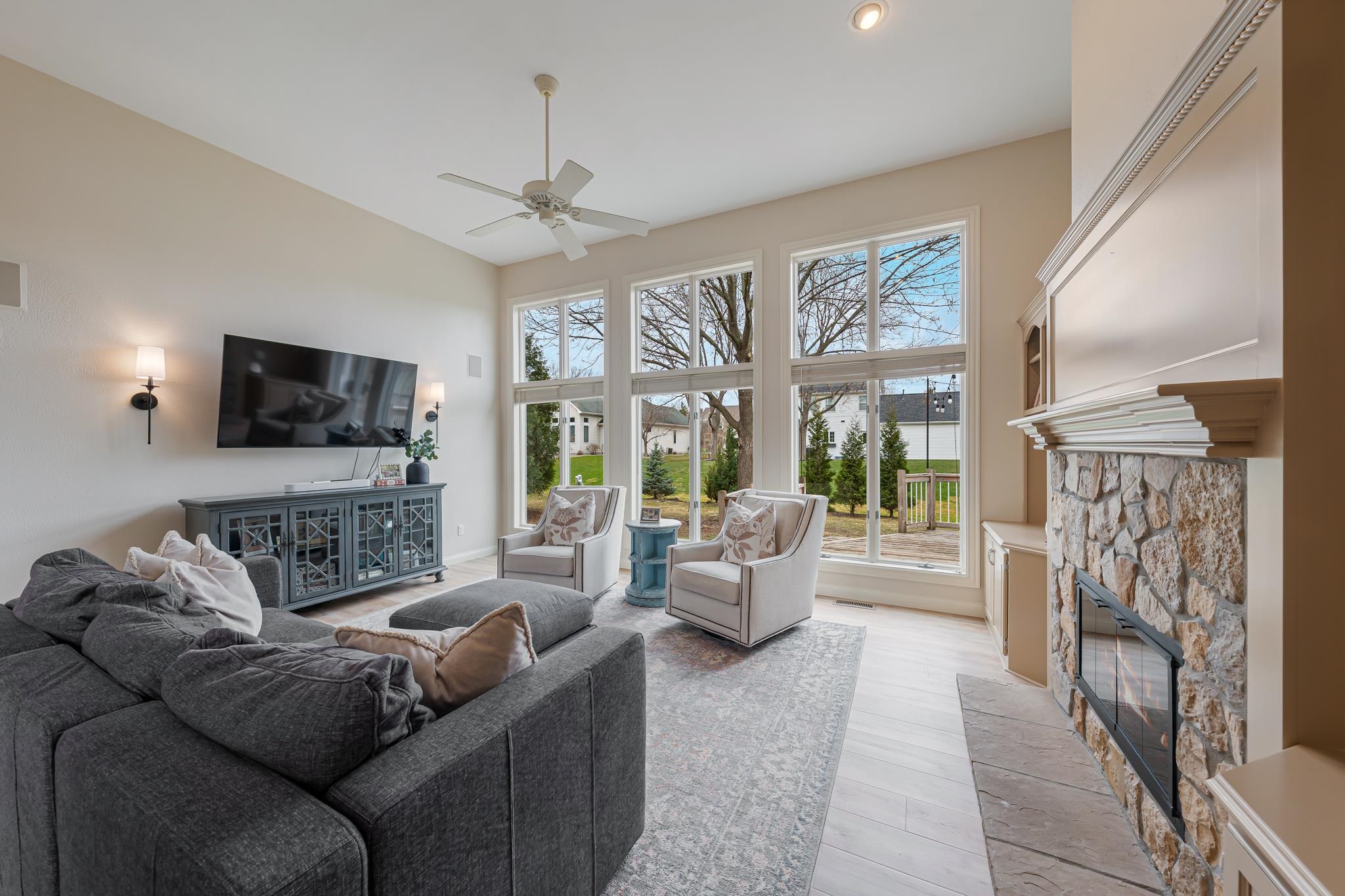 422 E OLDE PALTZER Court