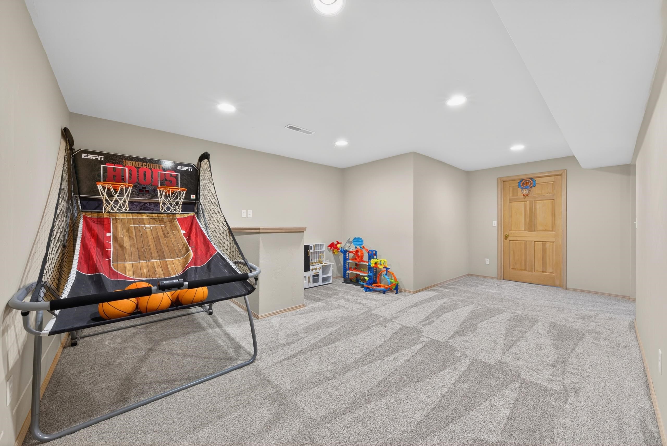 422 E OLDE PALTZER Court