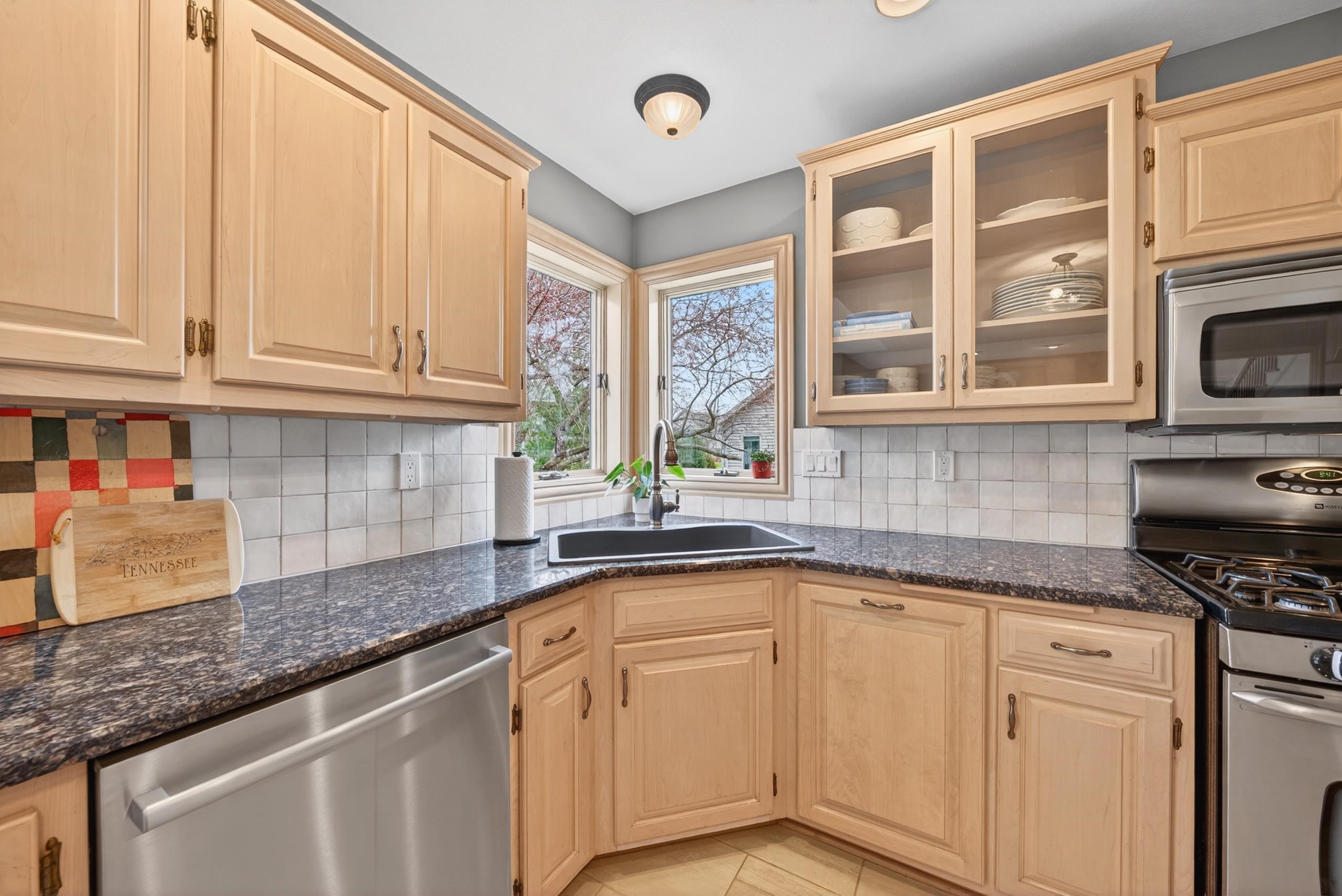 422 E OLDE PALTZER Court