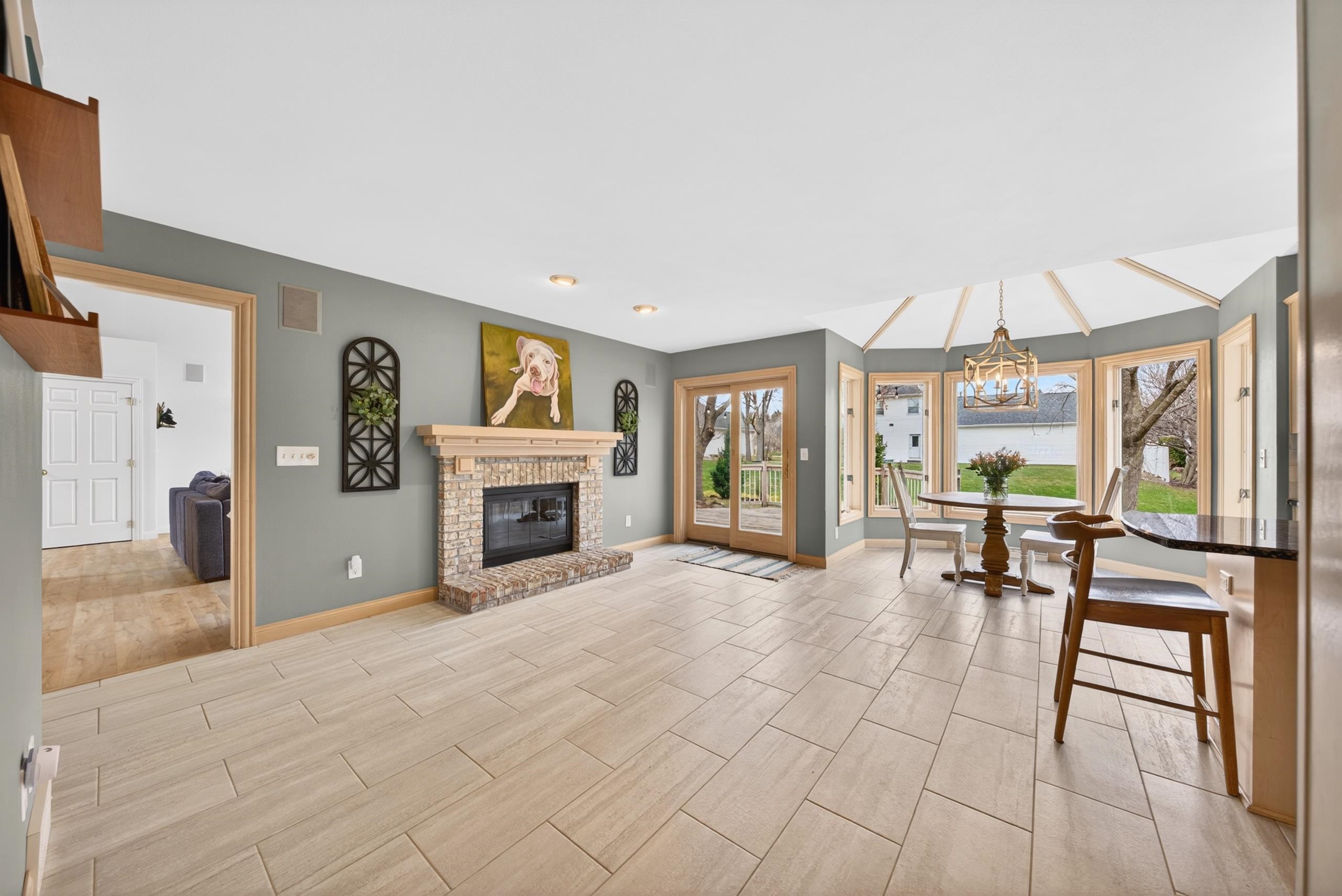 422 E OLDE PALTZER Court