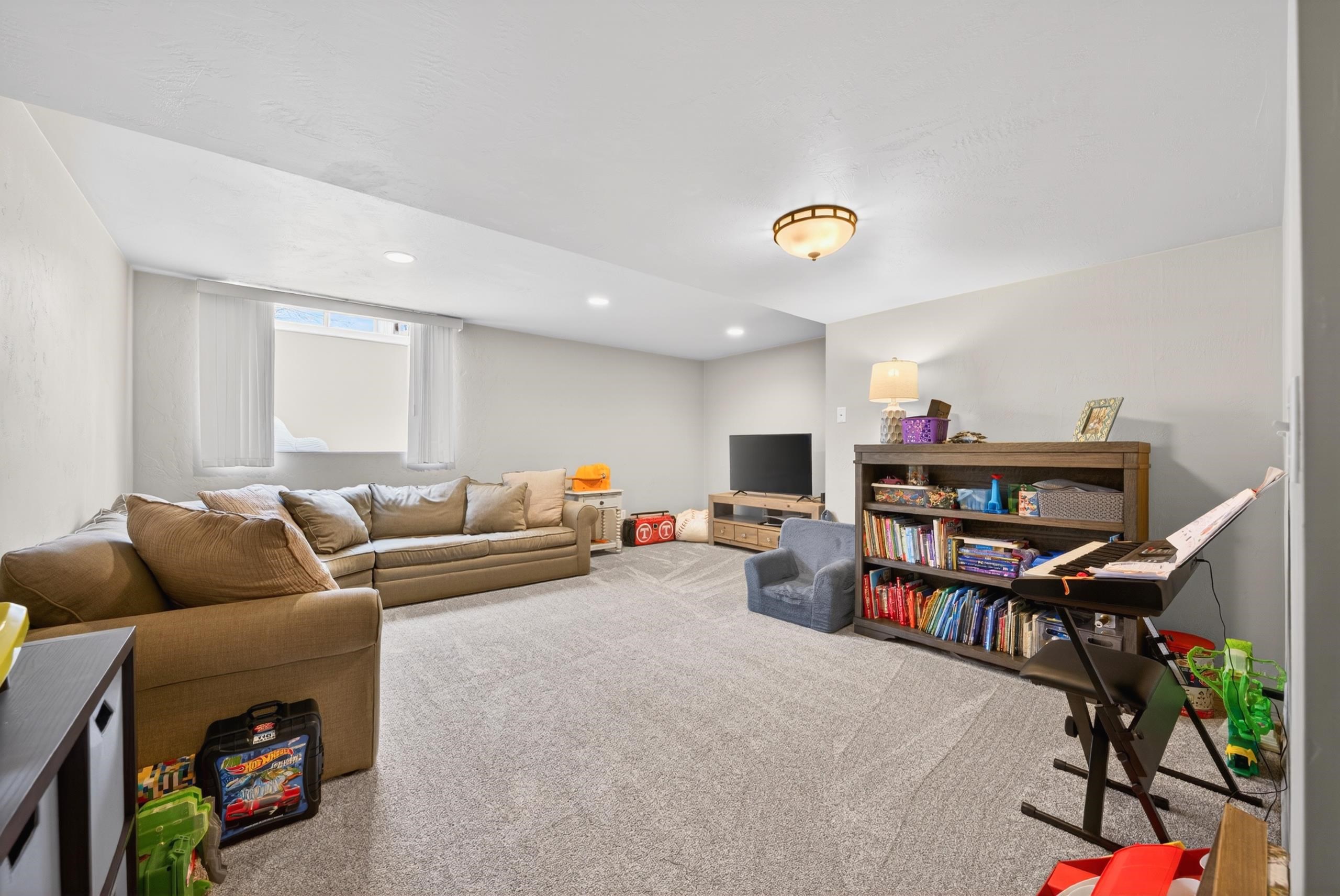 422 E OLDE PALTZER Court