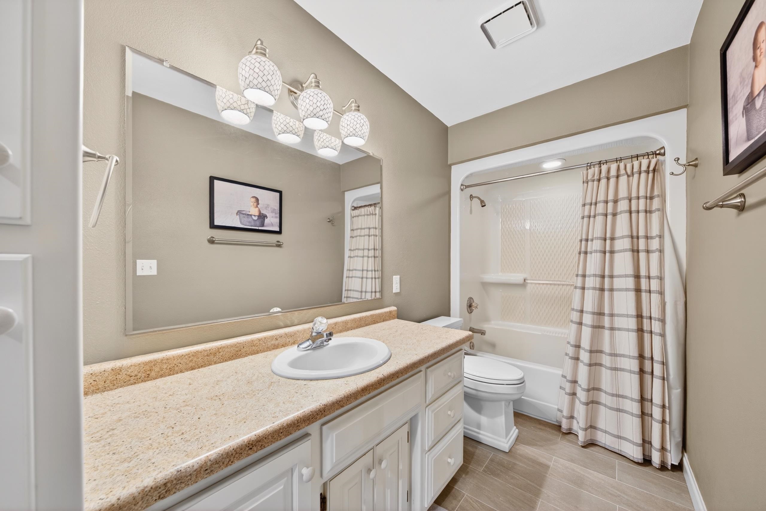 422 E OLDE PALTZER Court