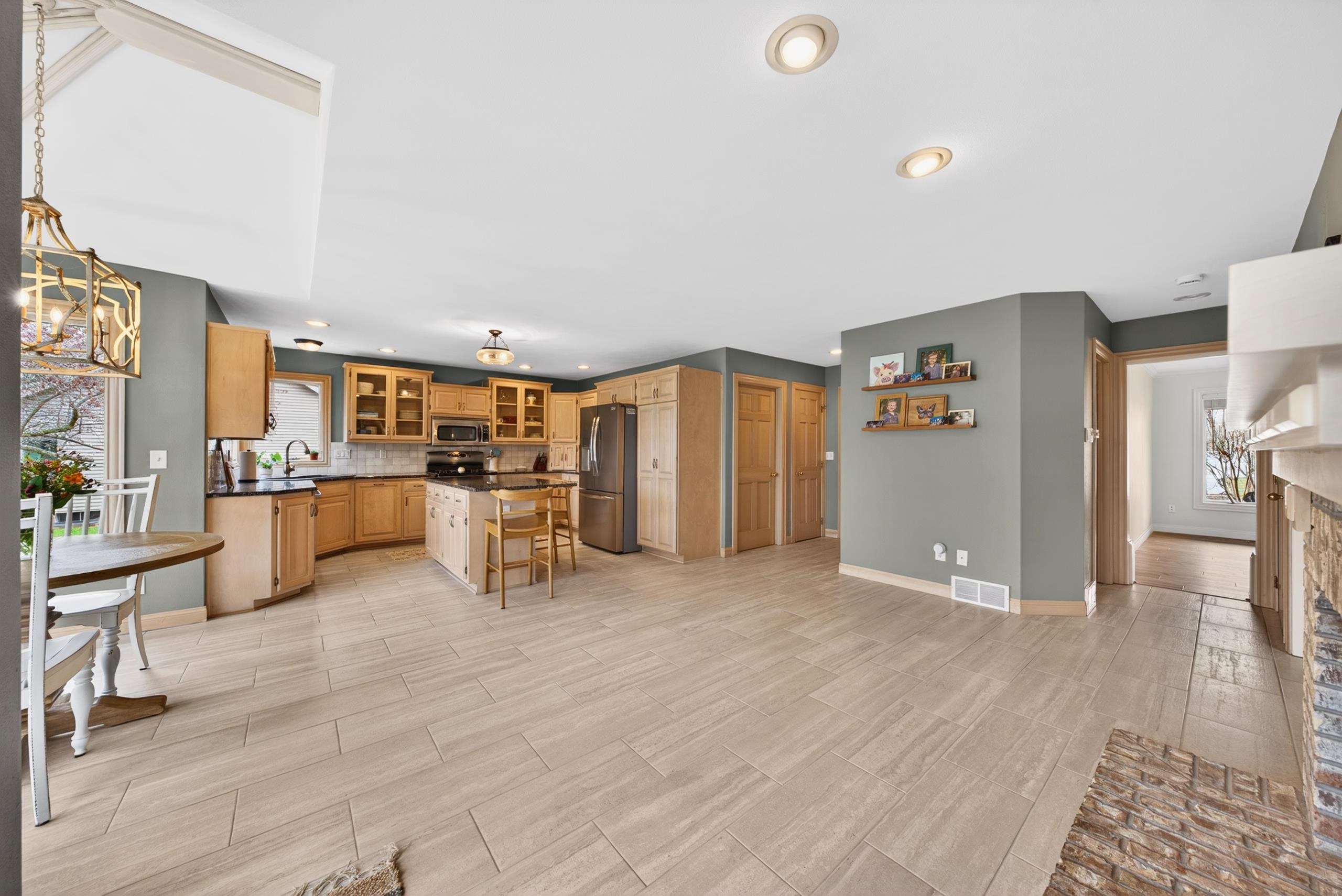 422 E OLDE PALTZER Court