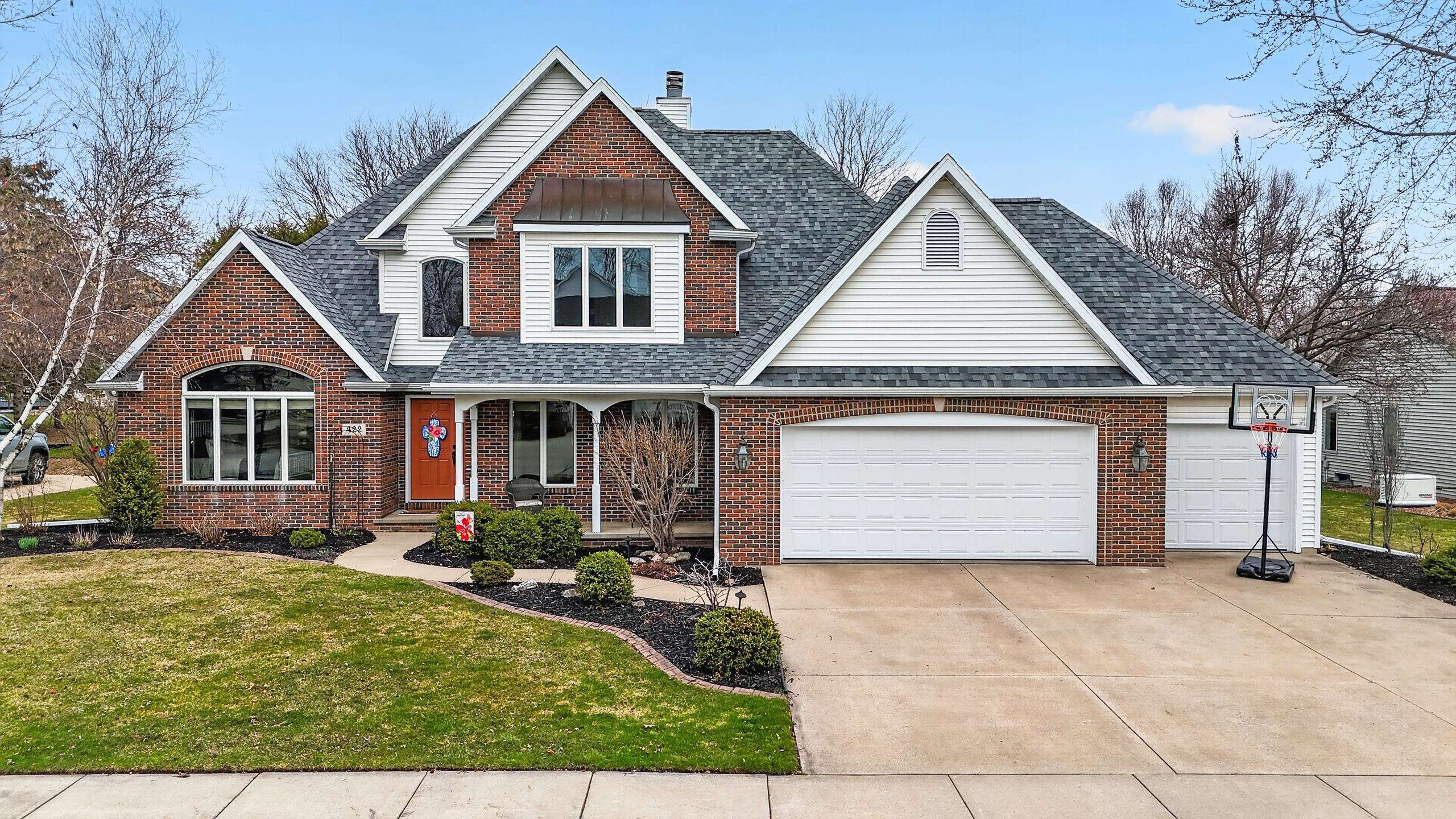 422 E OLDE PALTZER Court