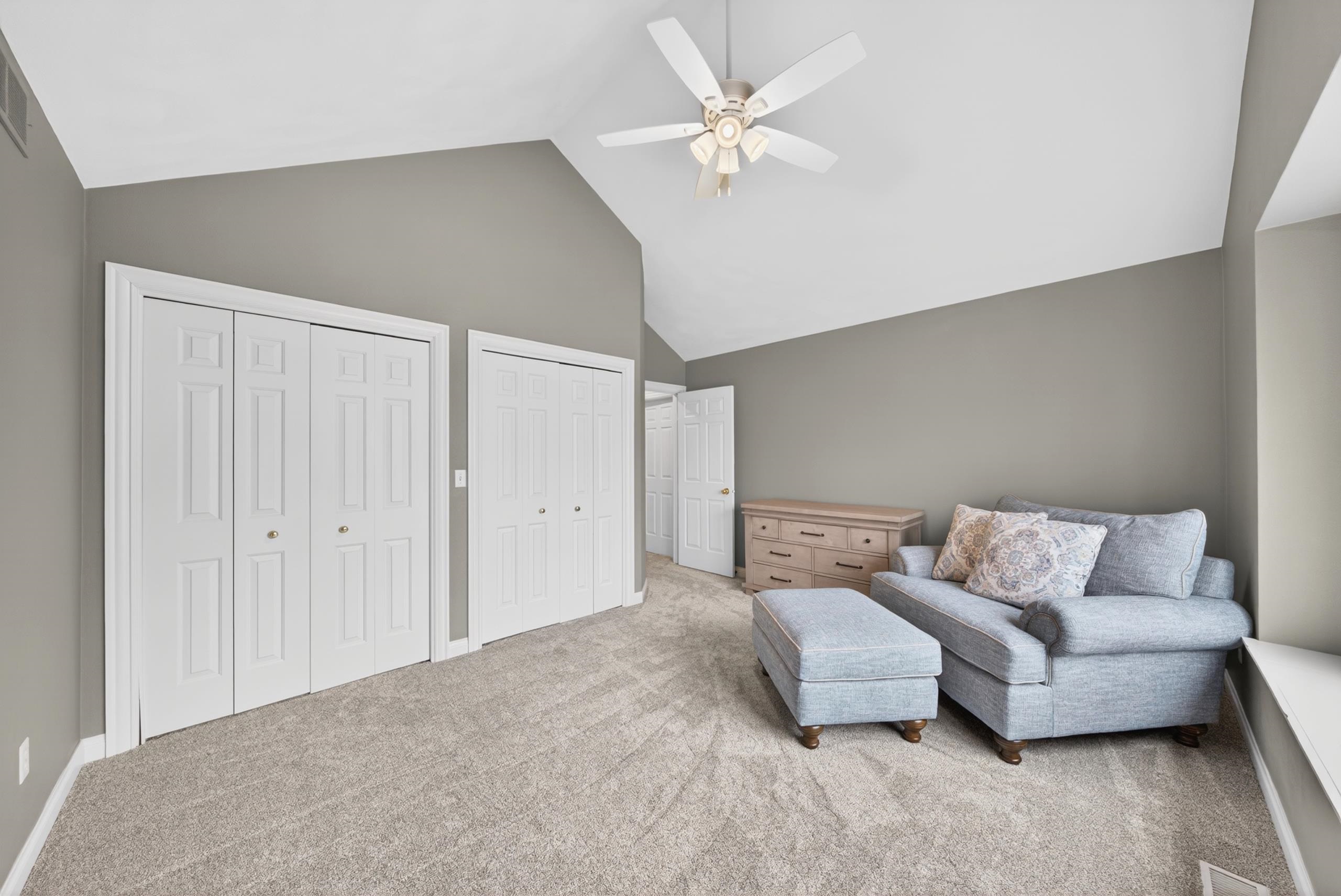 422 E OLDE PALTZER Court