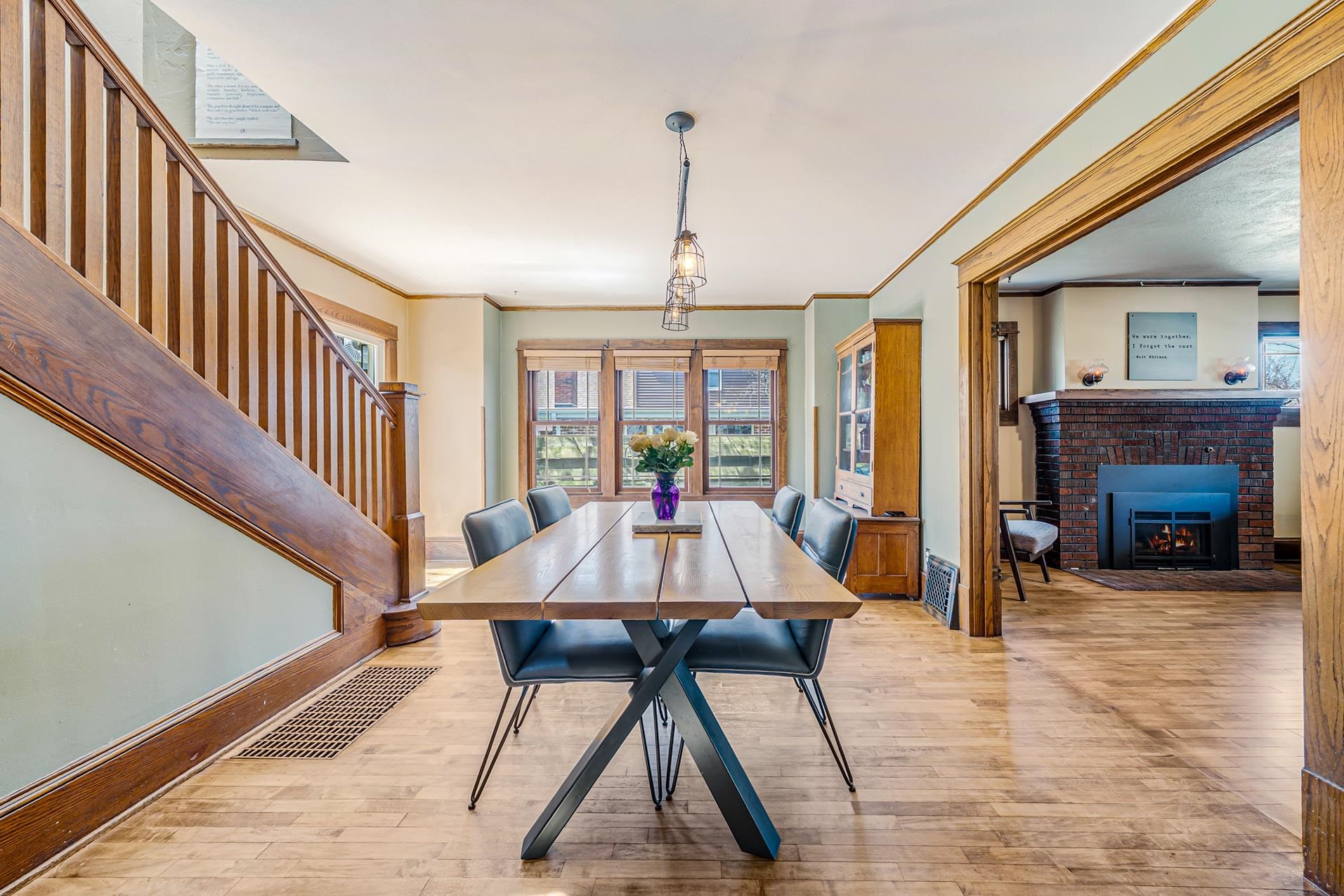 1009 NICOLET Boulevard