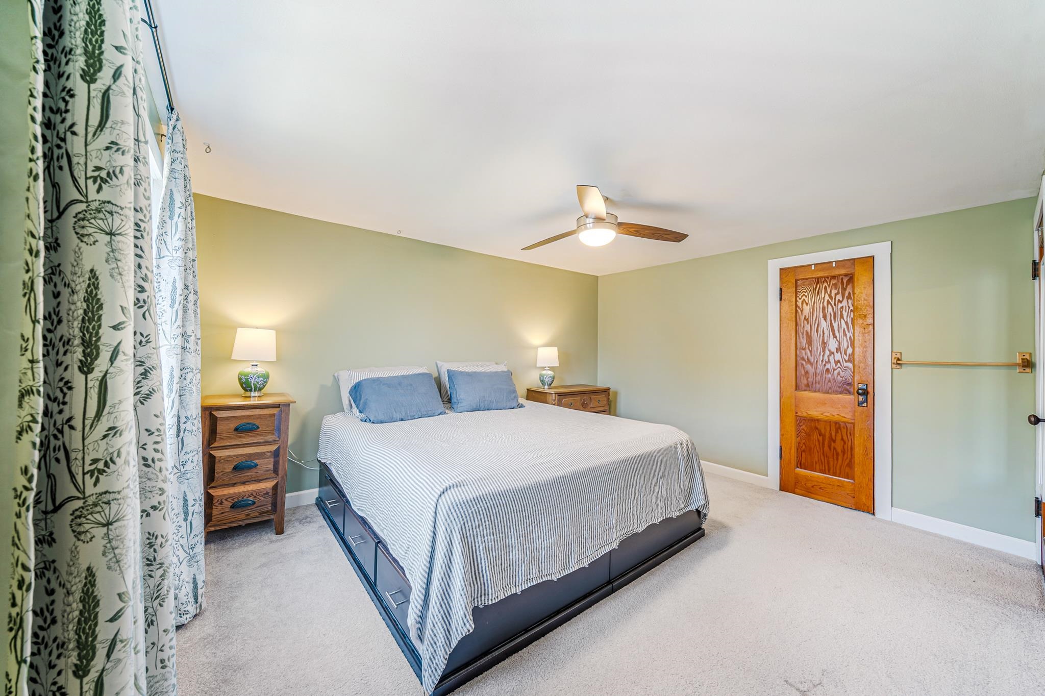 1009 NICOLET Boulevard