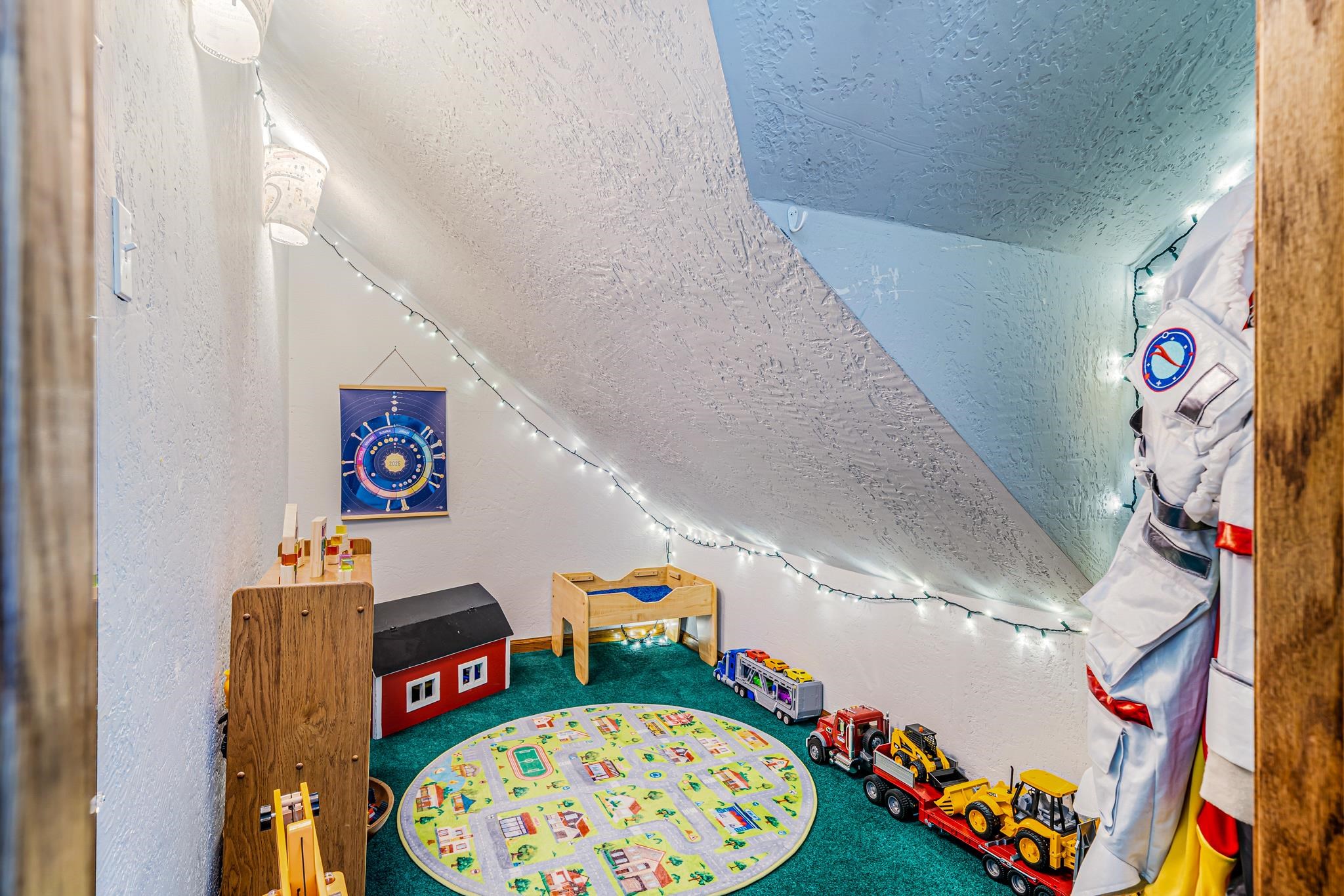 1009 NICOLET Boulevard