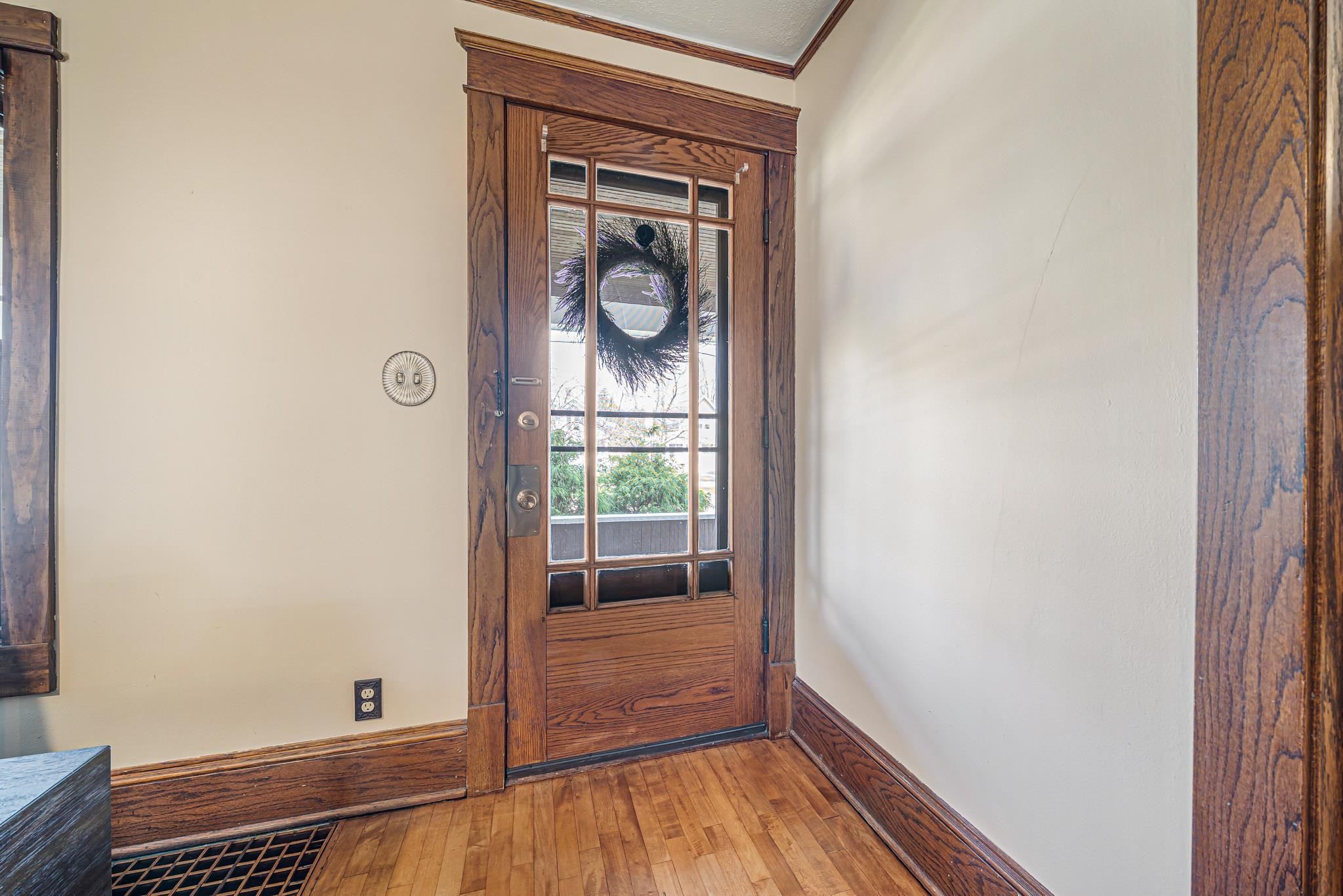 1009 NICOLET Boulevard