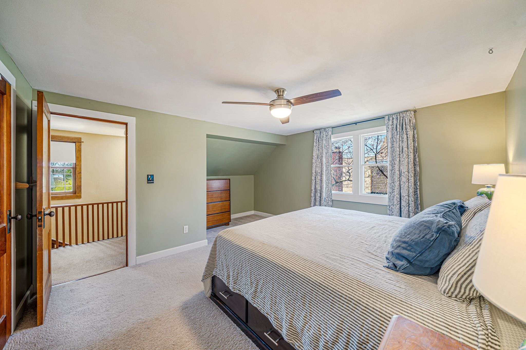 1009 NICOLET Boulevard