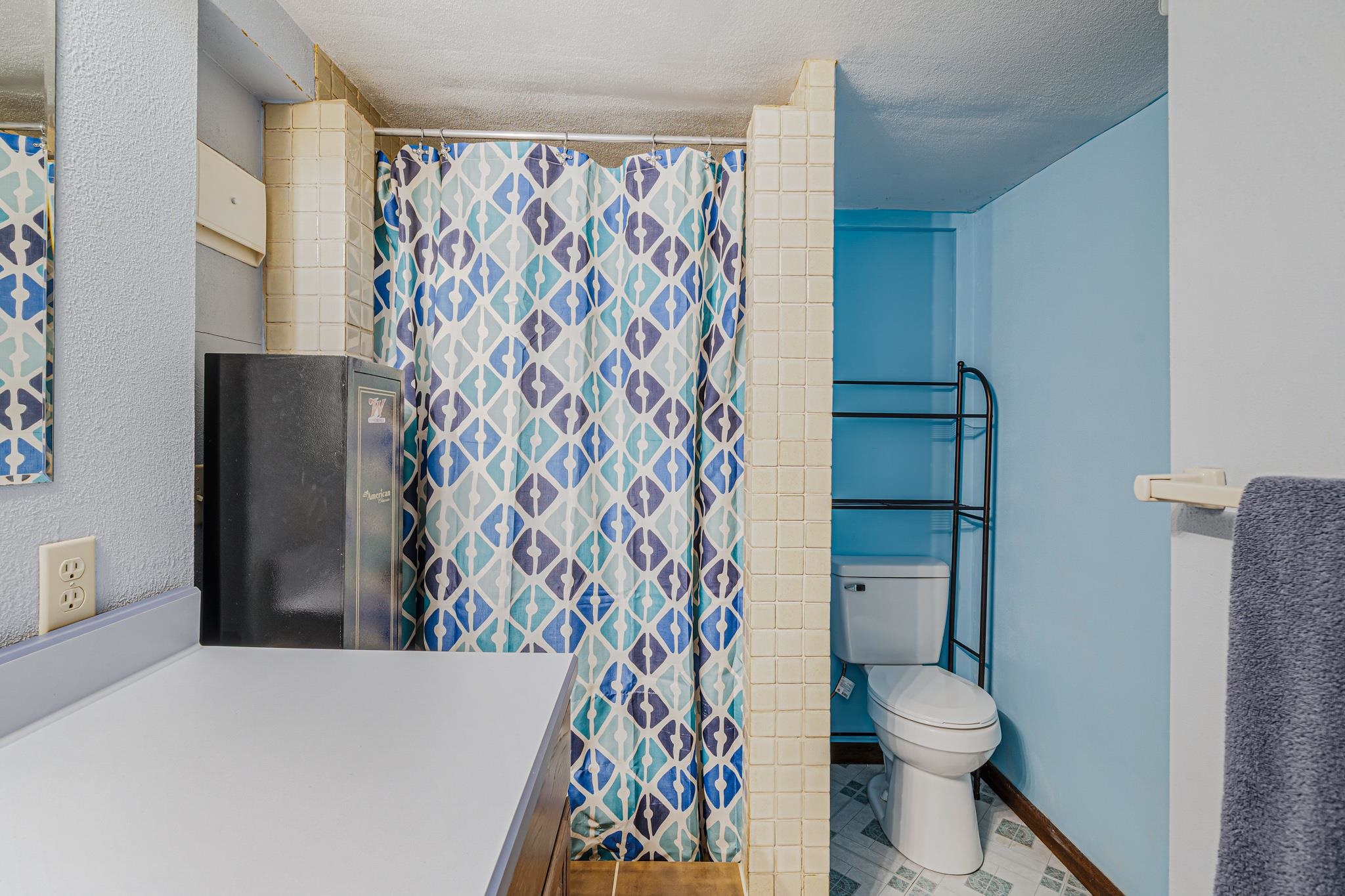 1009 NICOLET Boulevard