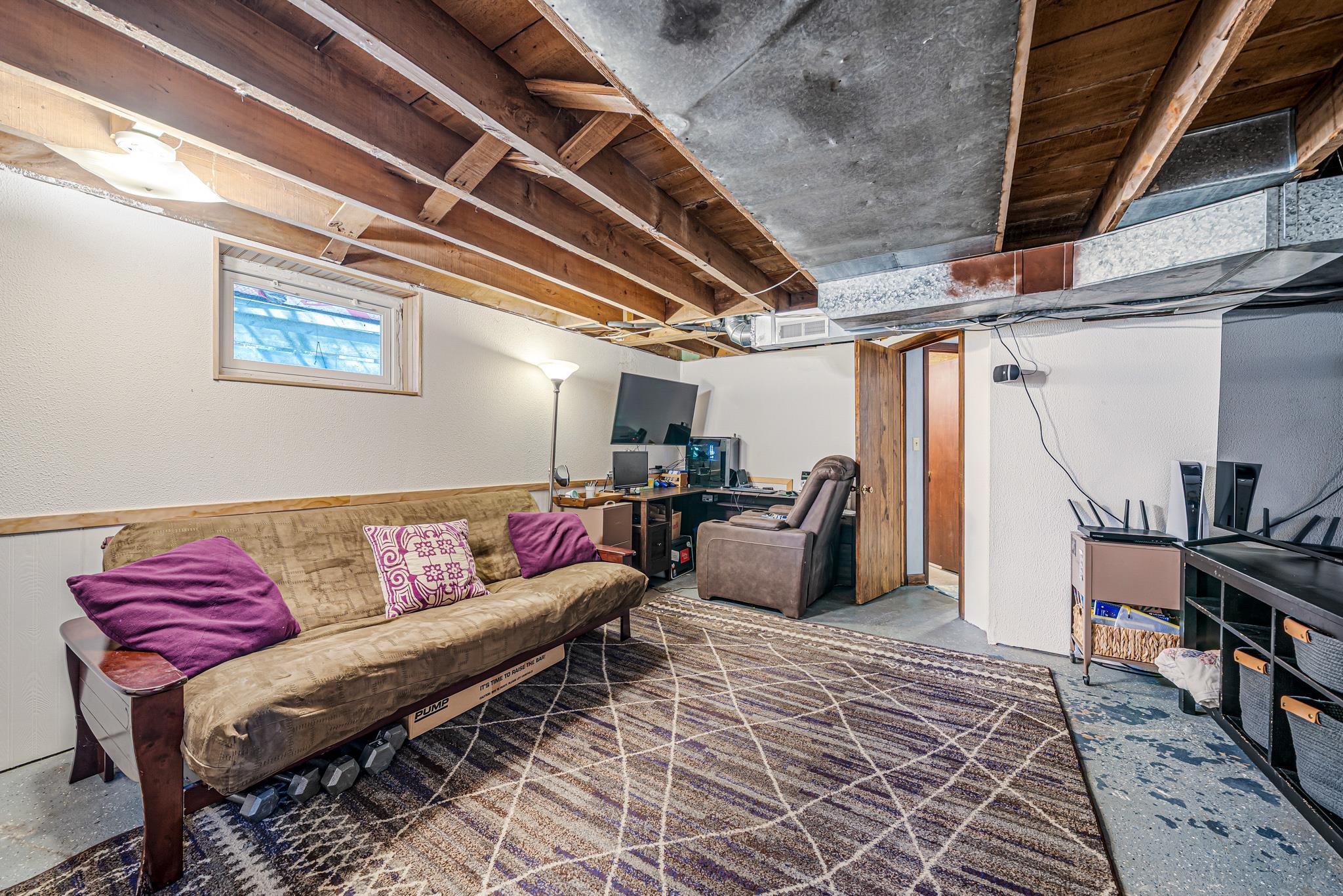 1009 NICOLET Boulevard