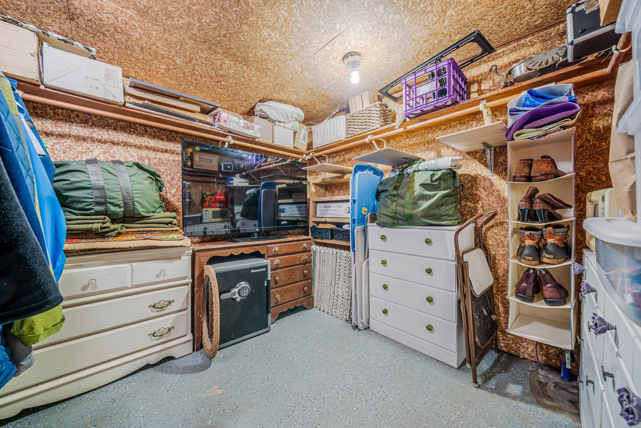 1009 NICOLET Boulevard