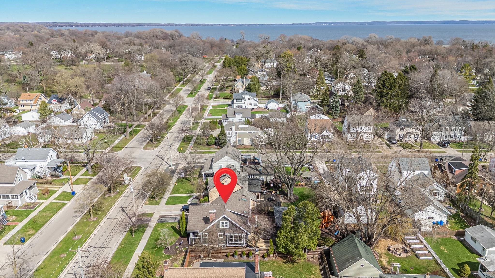 1009 NICOLET Boulevard