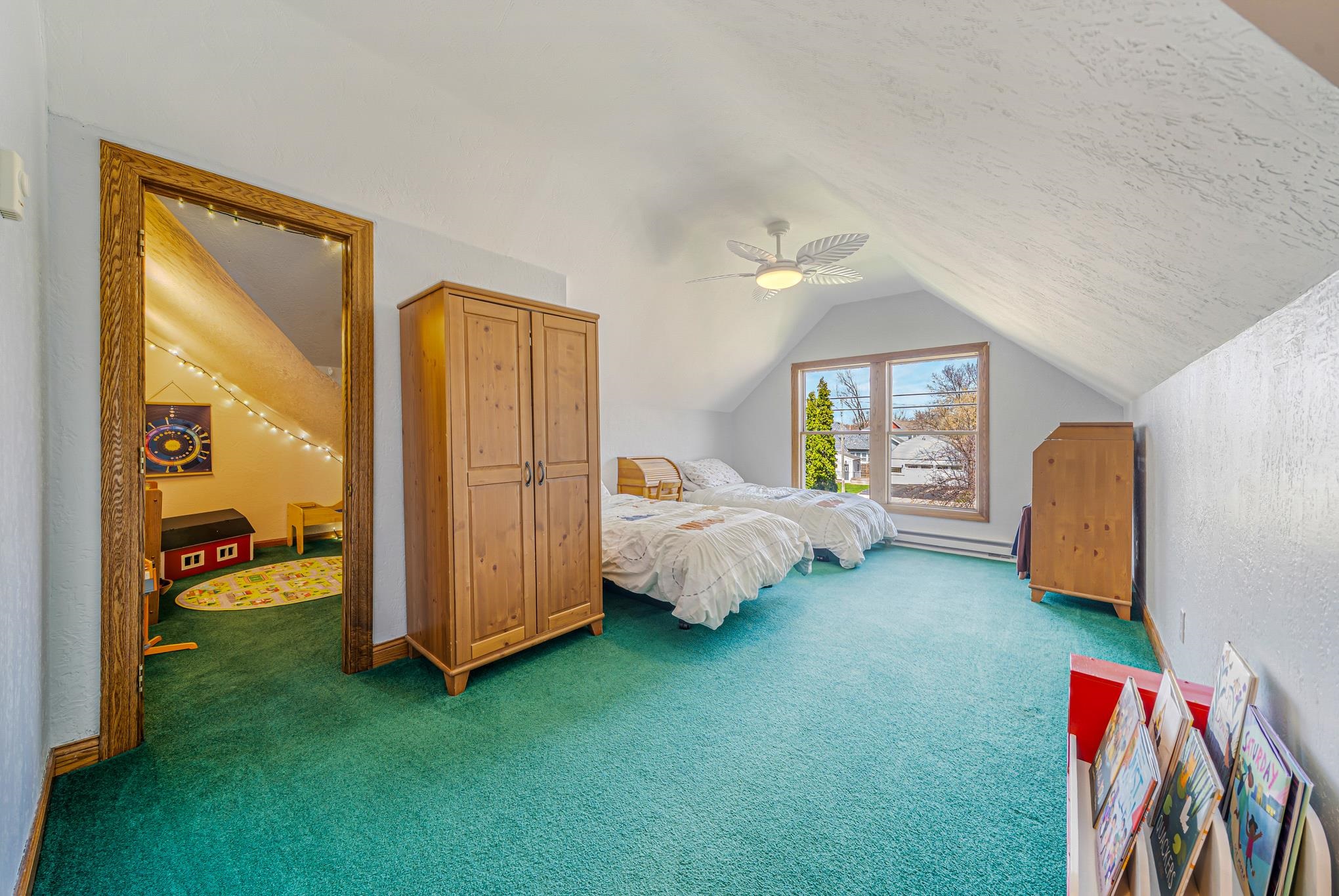 1009 NICOLET Boulevard