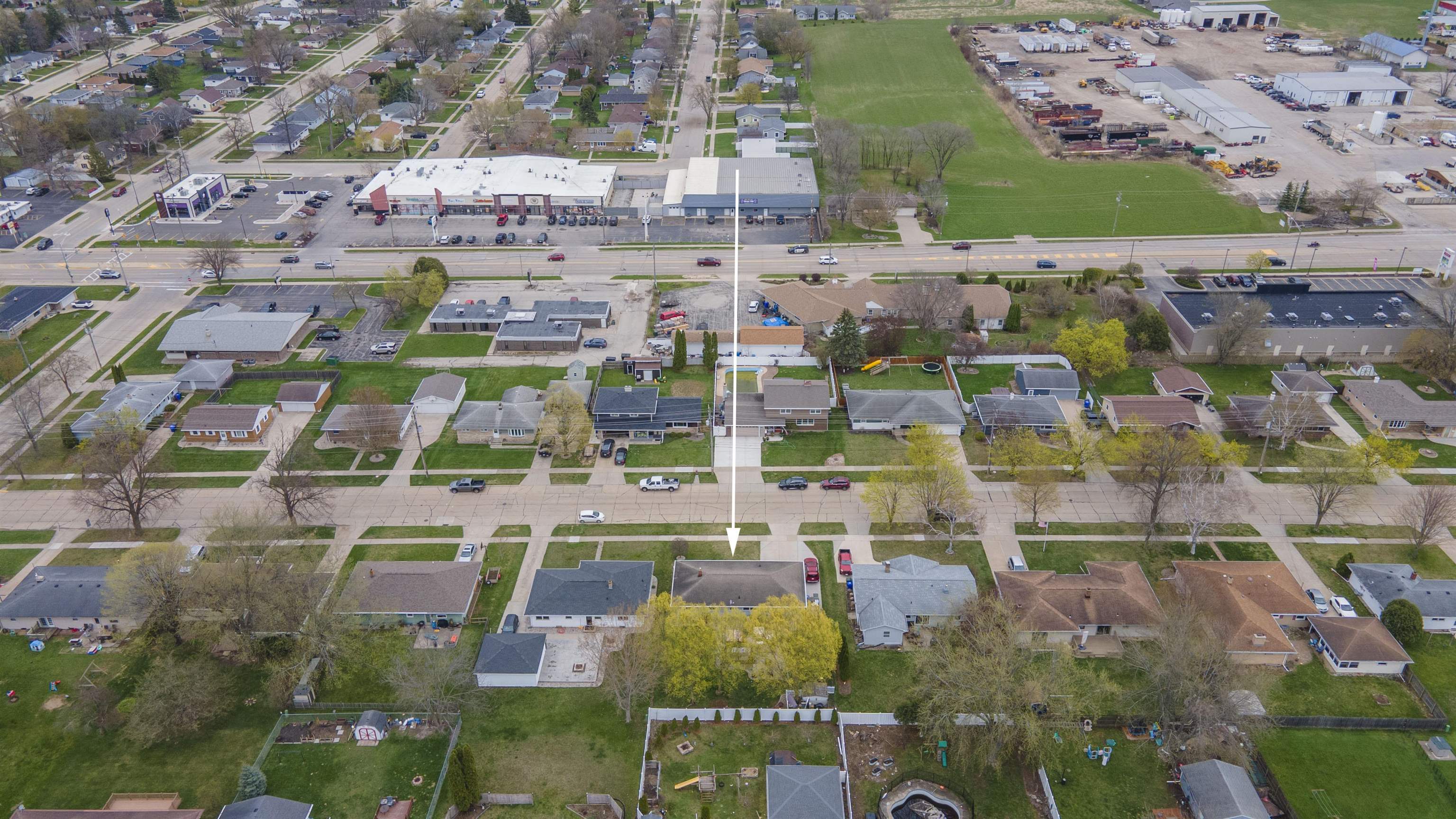 1909 MAIN Avenue