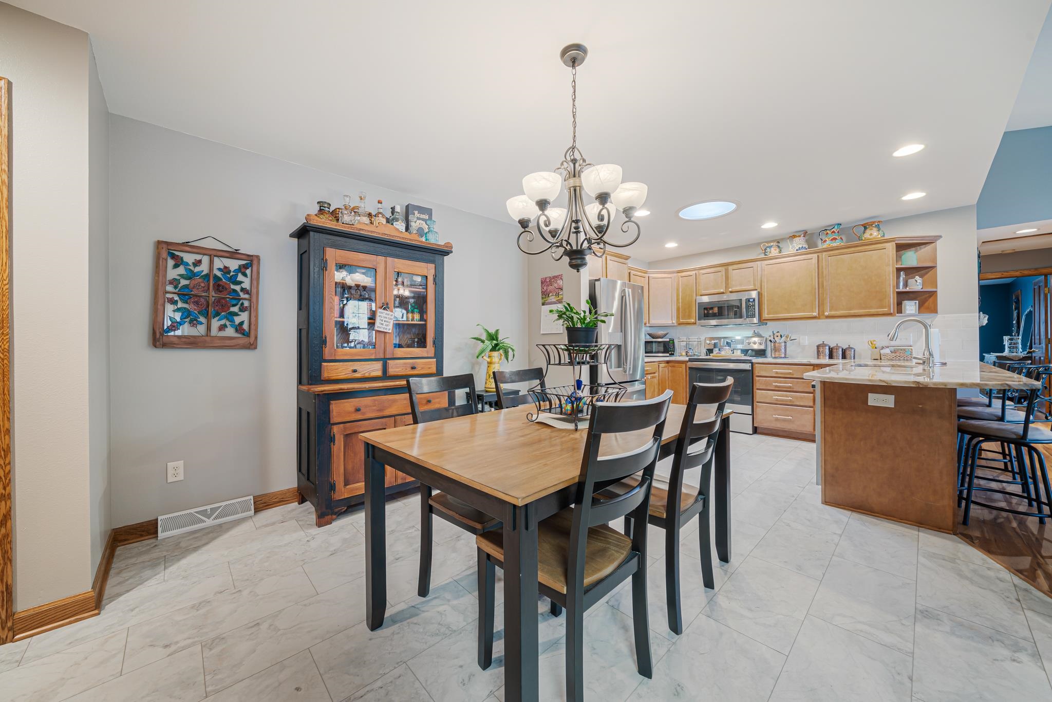 200 PRAIRIE VIEW Court