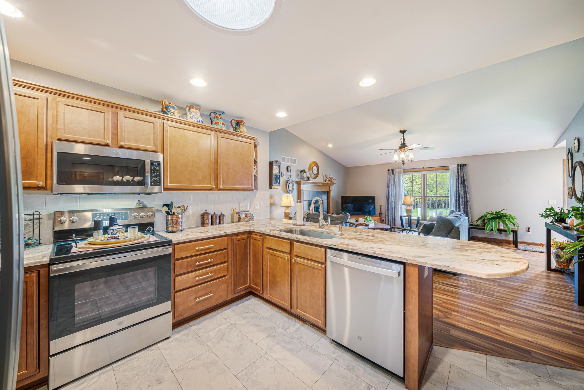 200 PRAIRIE VIEW Court