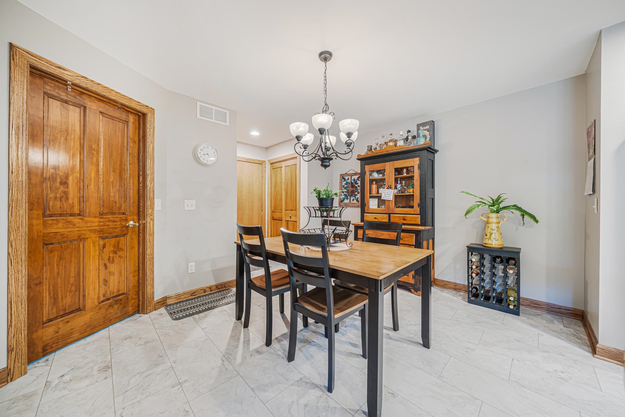 200 PRAIRIE VIEW Court