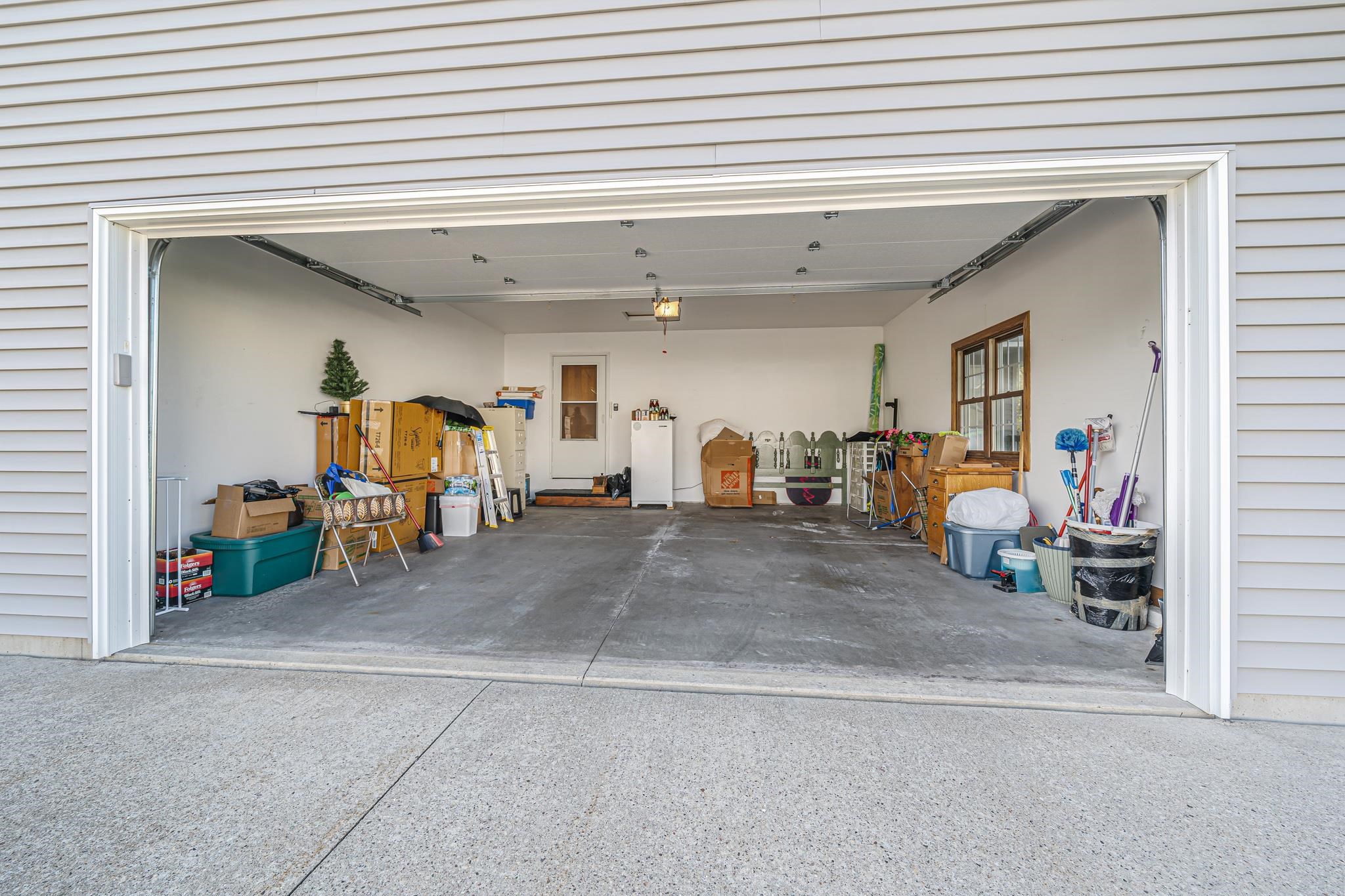 200 PRAIRIE VIEW Court