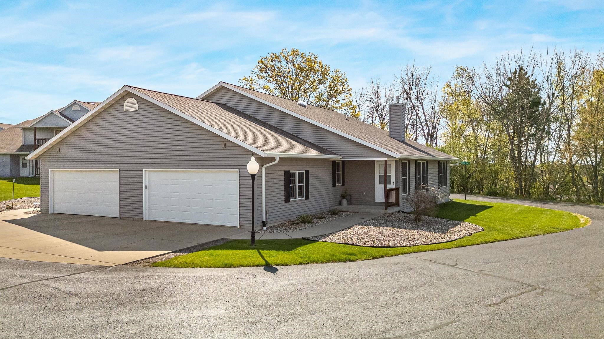 200 PRAIRIE VIEW Court