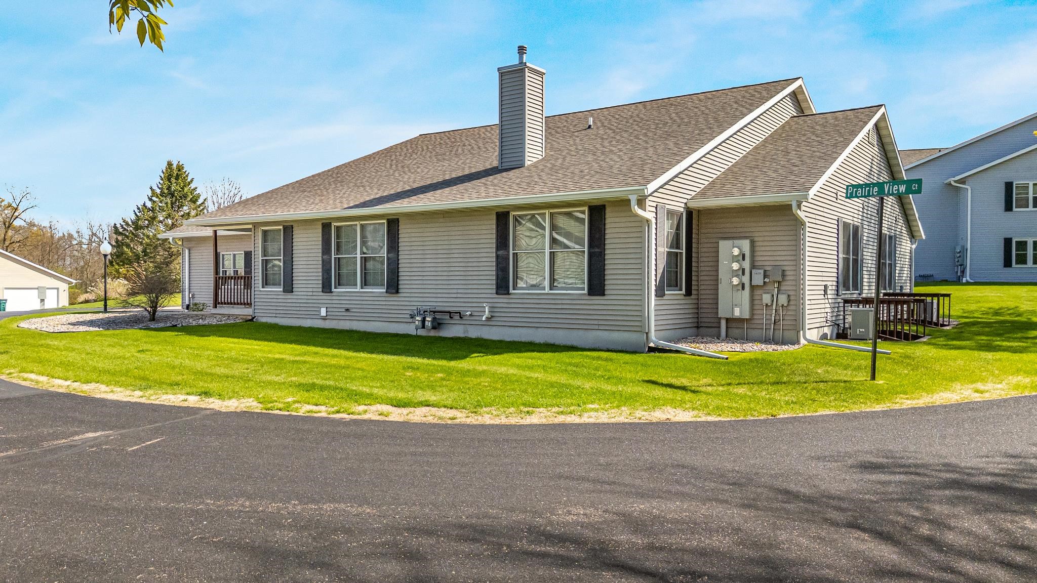 200 PRAIRIE VIEW Court
