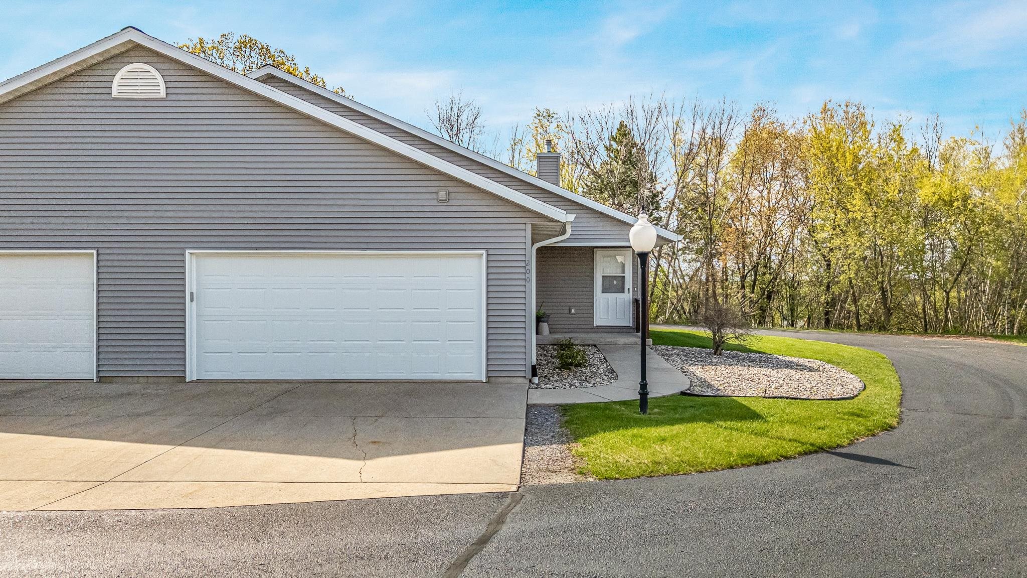 200 PRAIRIE VIEW Court
