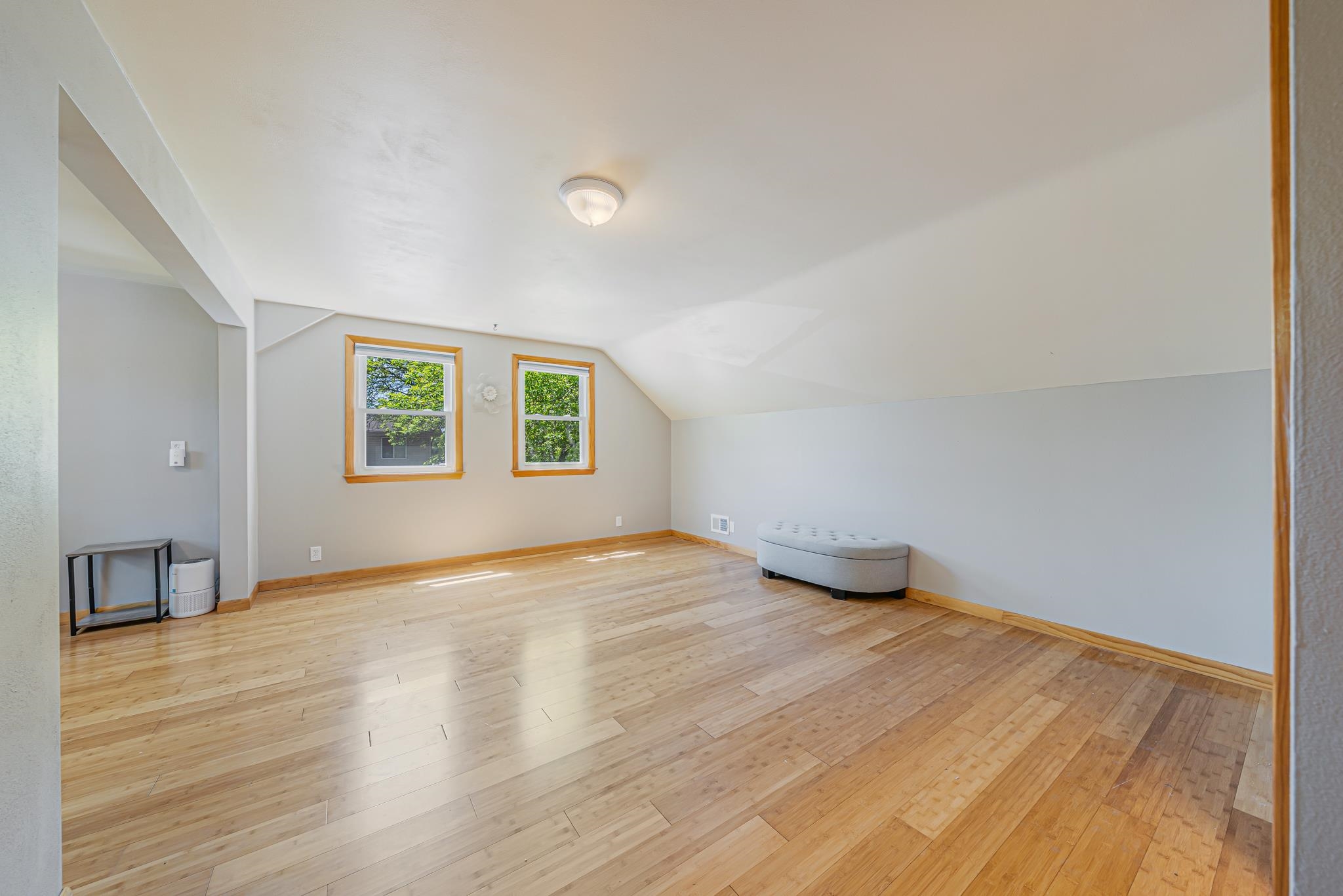 1932 MAPLECREST Drive