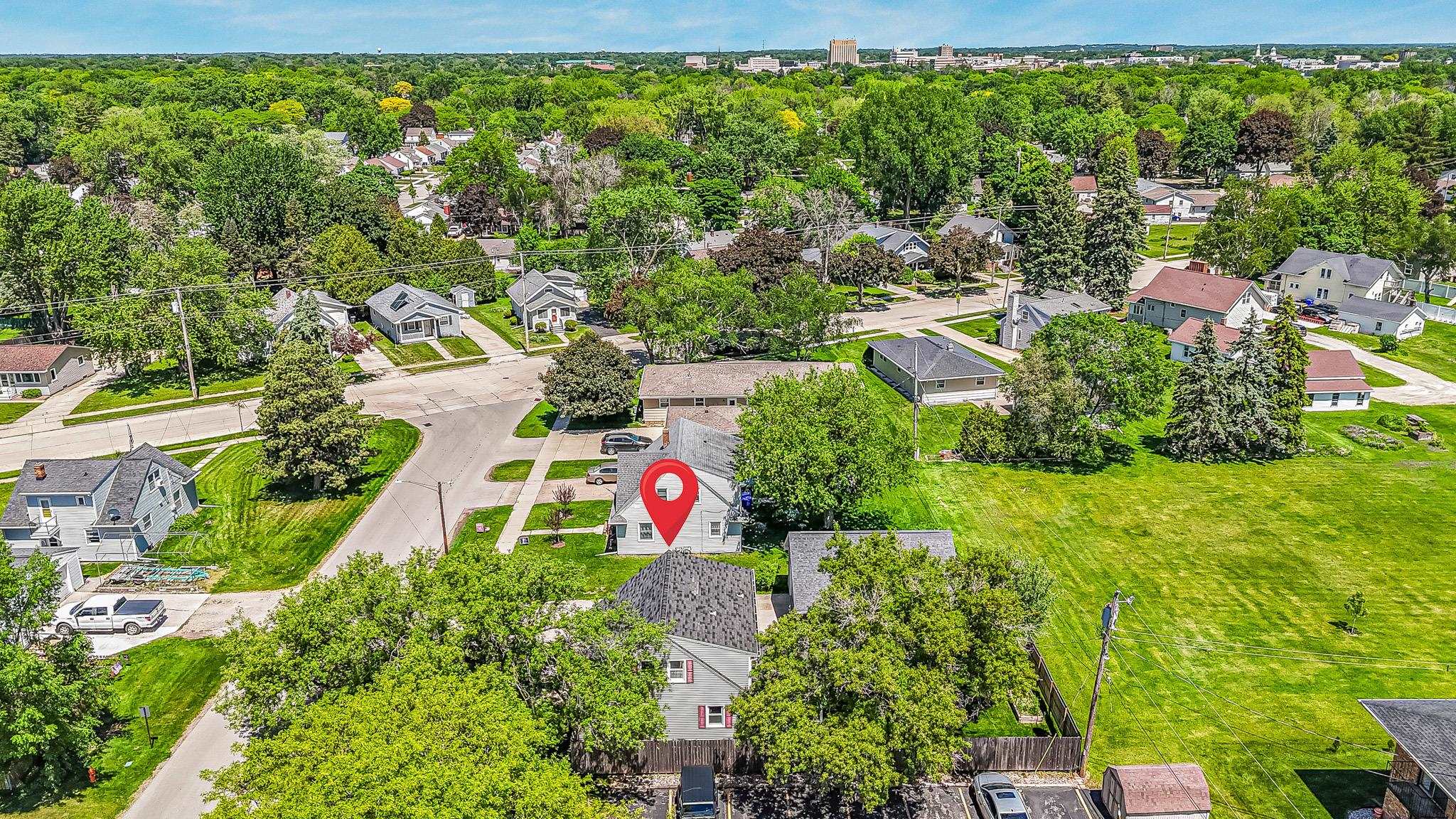 1932 MAPLECREST Drive