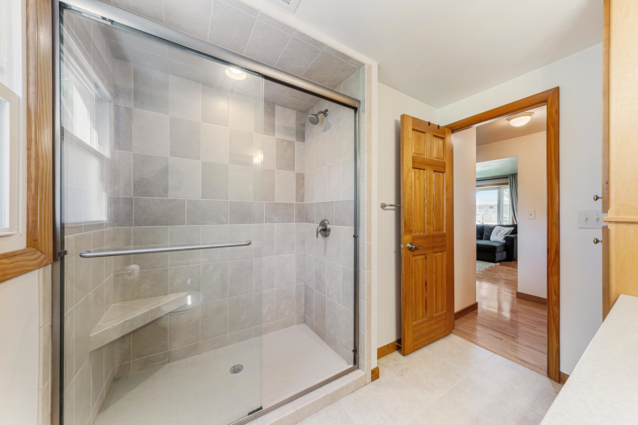 1932 MAPLECREST Drive