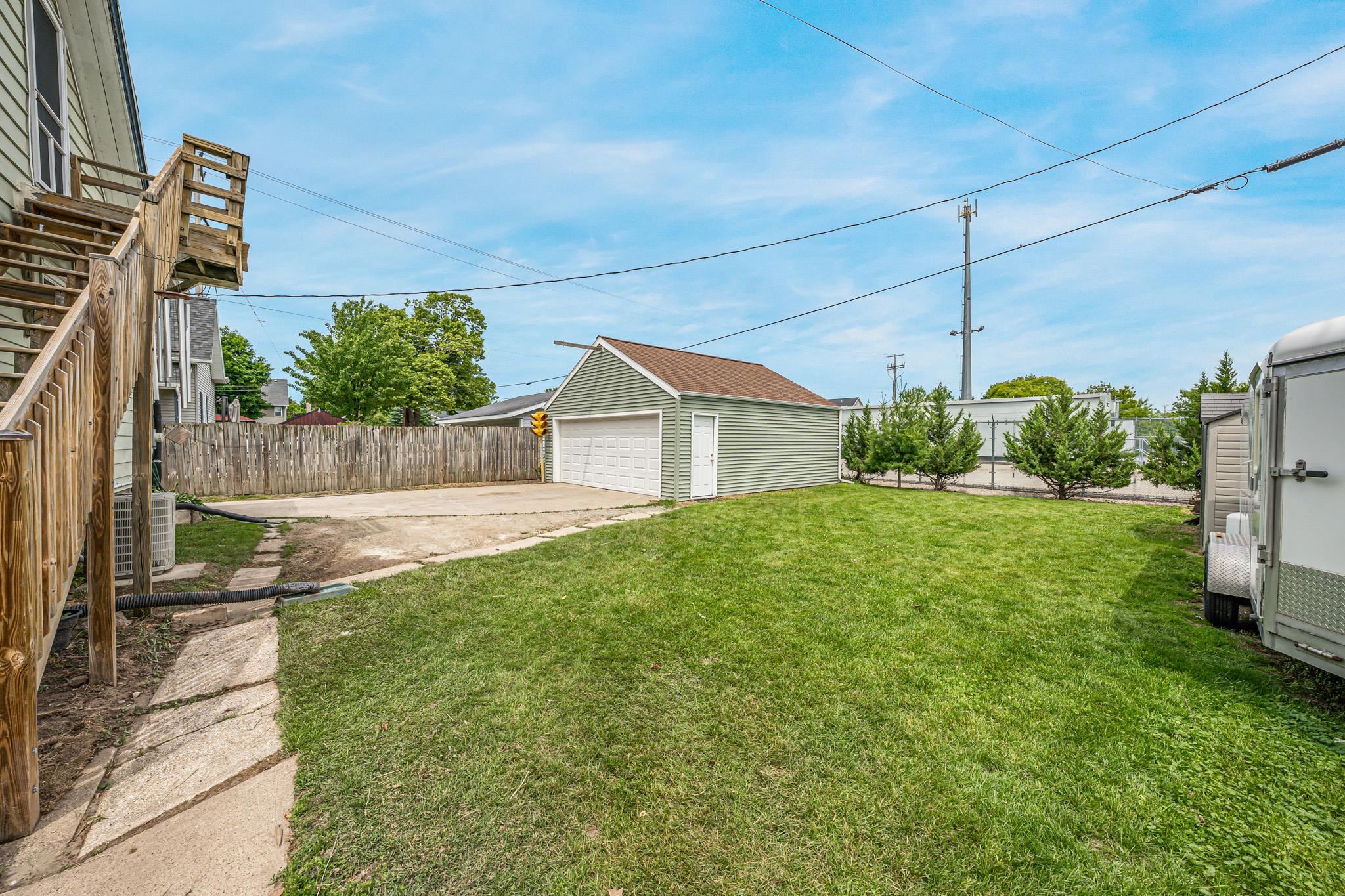 814 N DREW Street