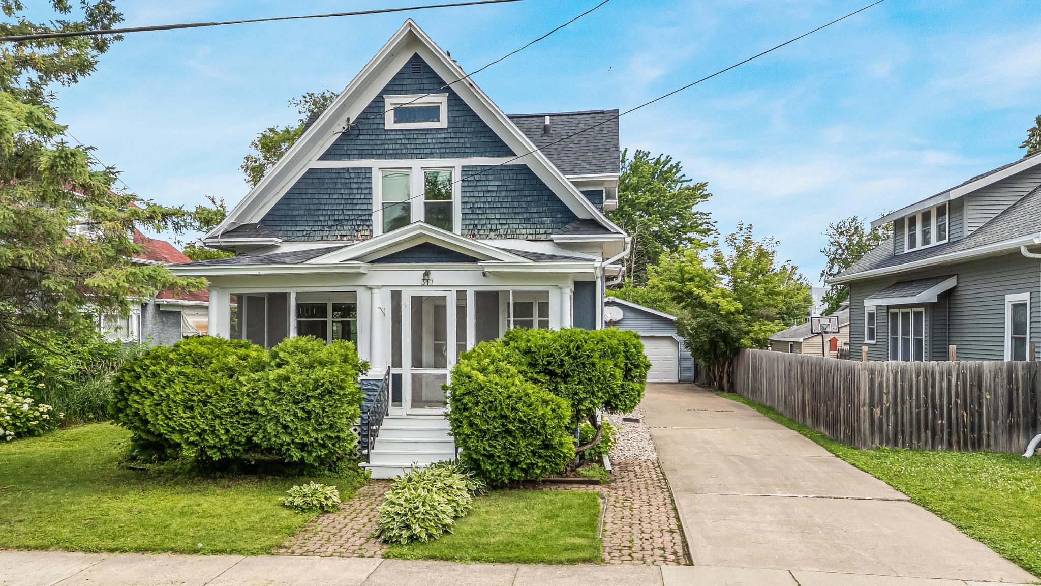317 SHERRY Street
