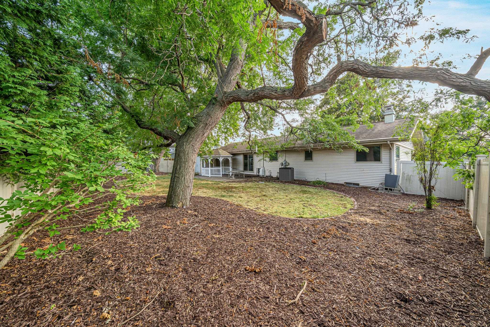 1708 N LINWOOD Avenue