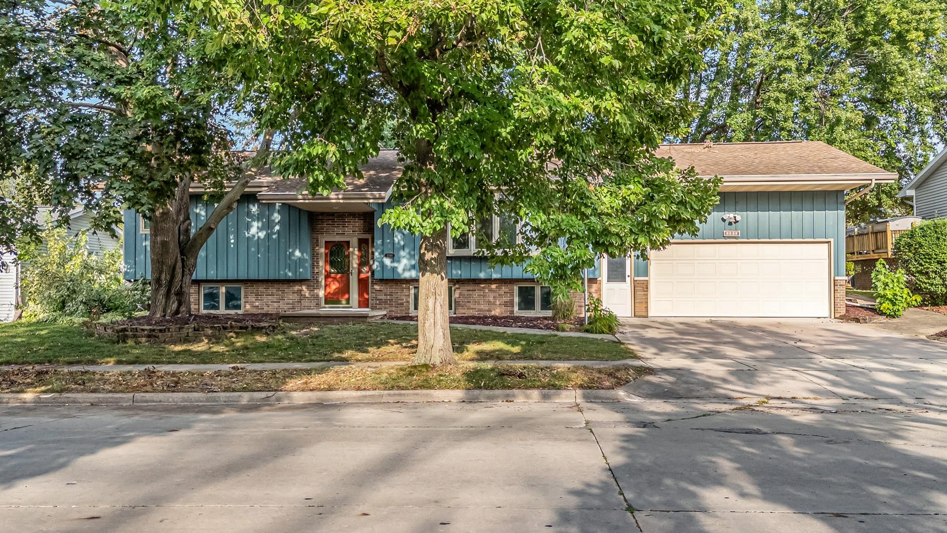 1708 N LINWOOD Avenue