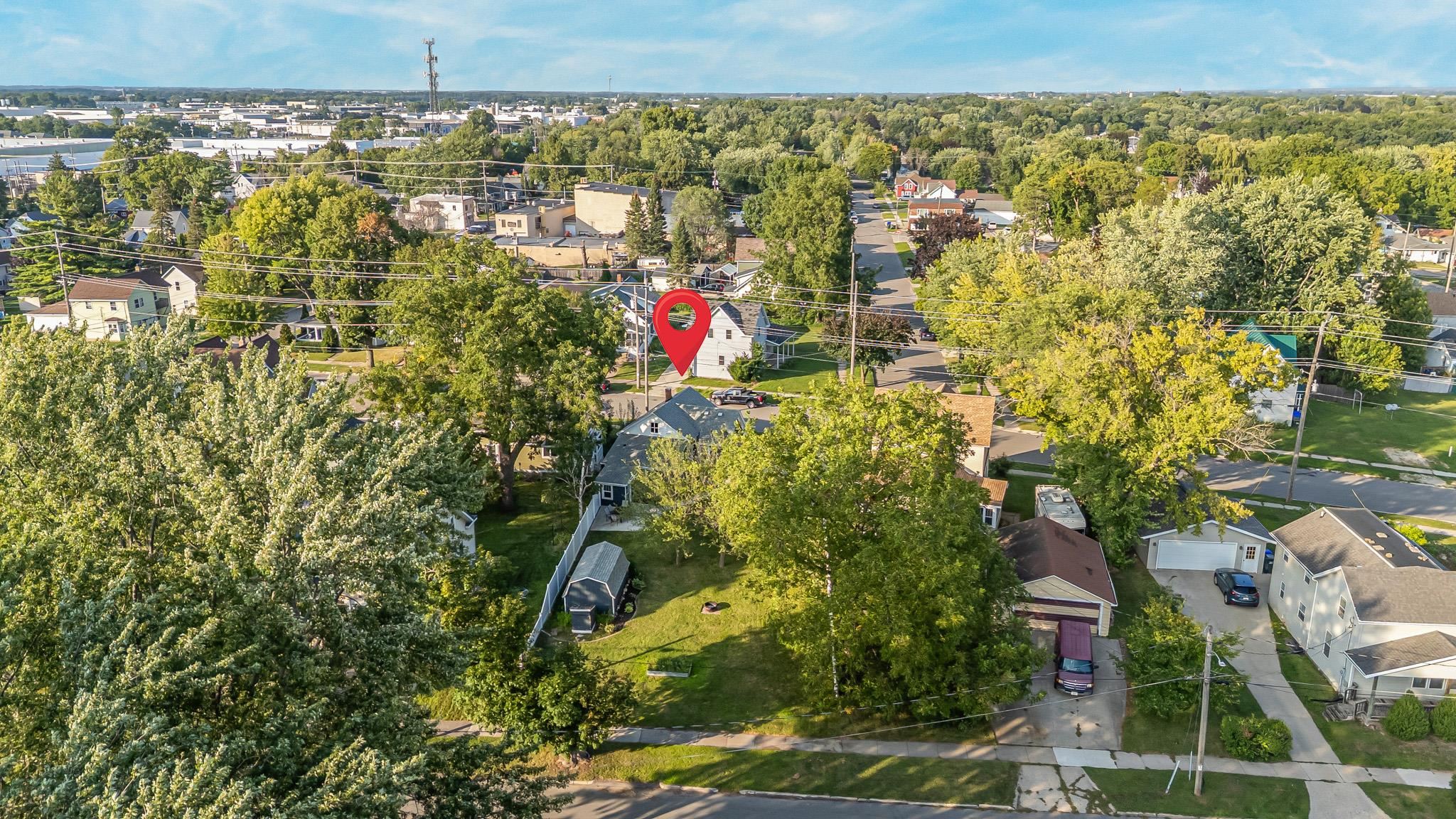 203 W DIVISION Street