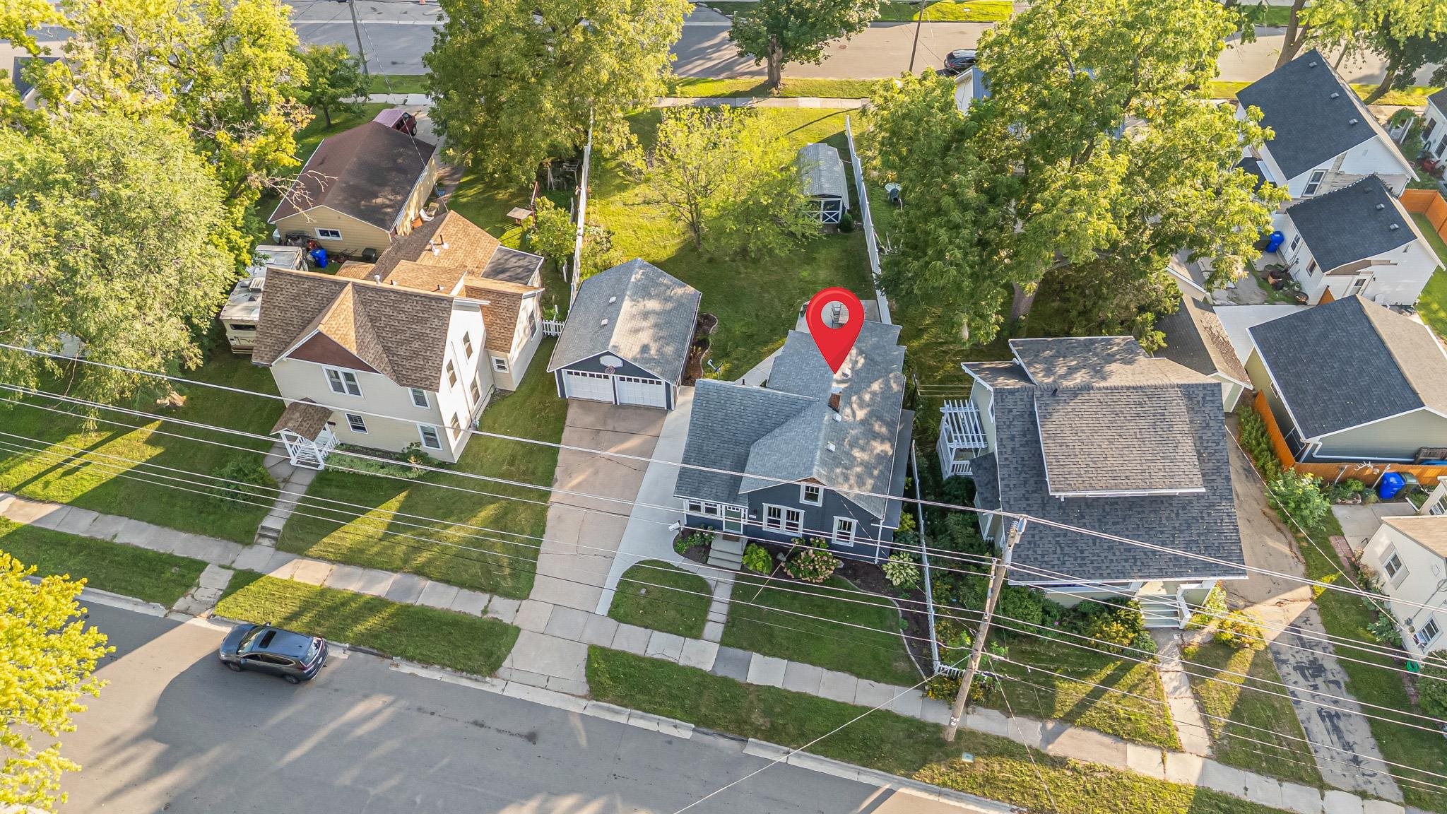 203 W DIVISION Street
