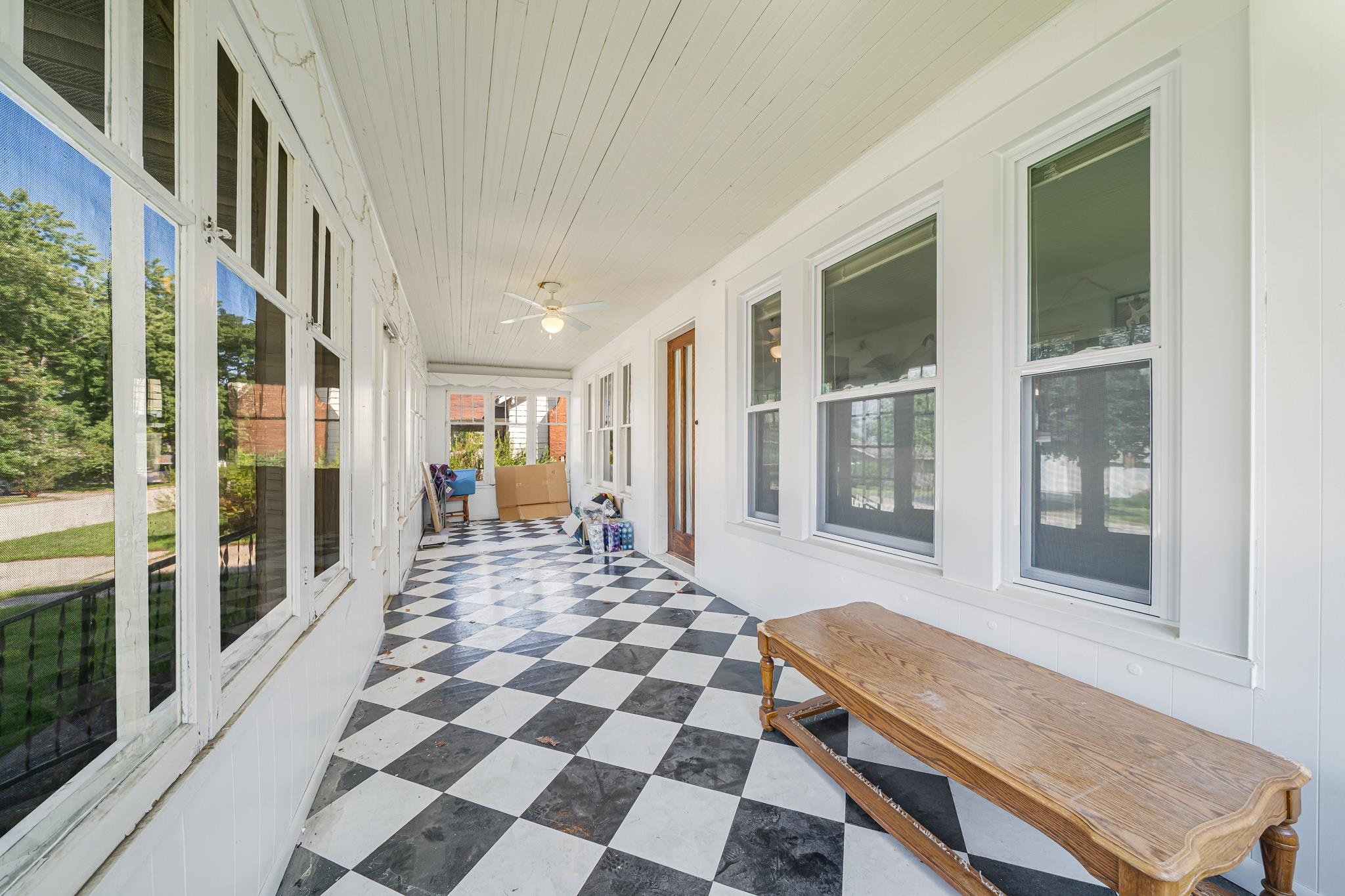 105 E SUMNER Street