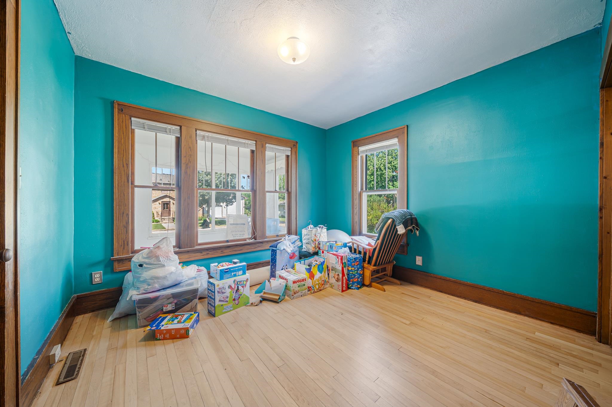 105 E SUMNER Street