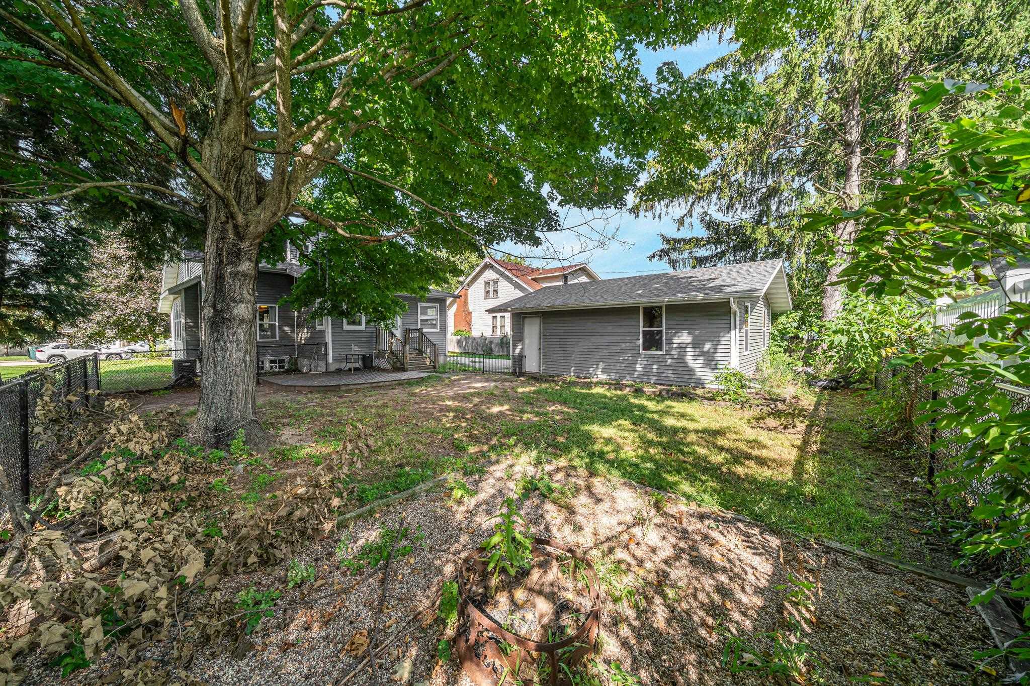 105 E SUMNER Street