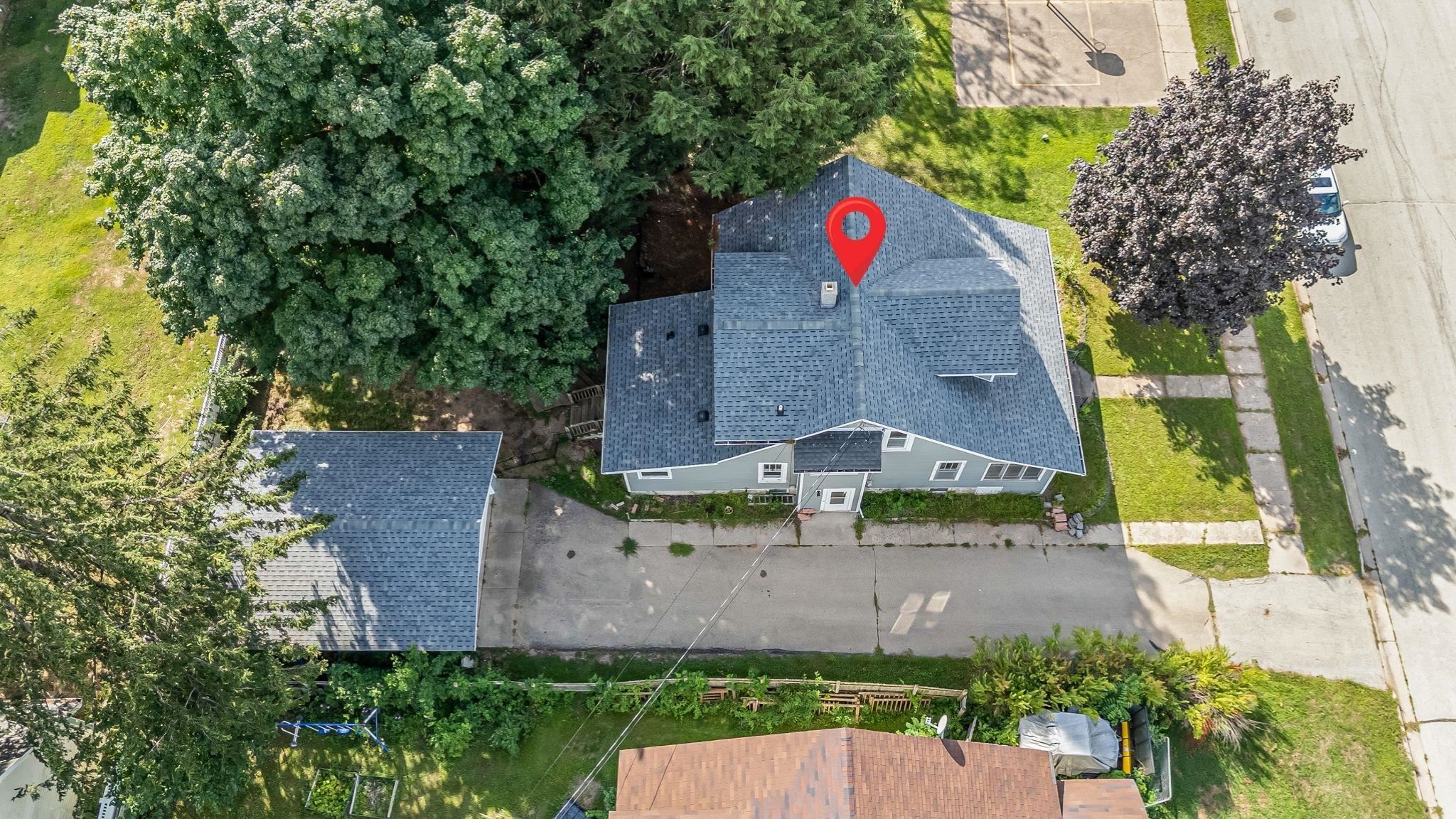 105 E SUMNER Street