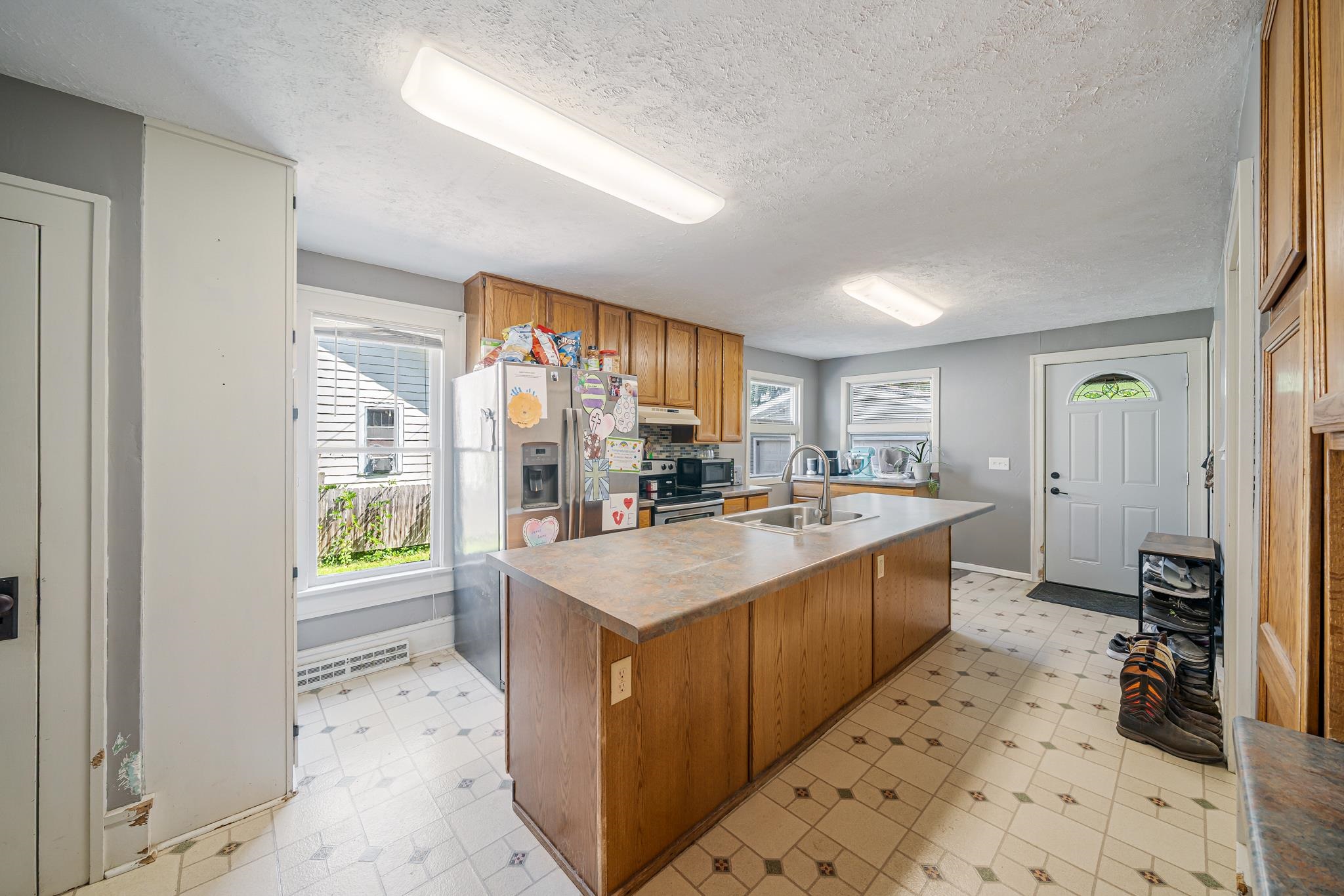 105 E SUMNER Street