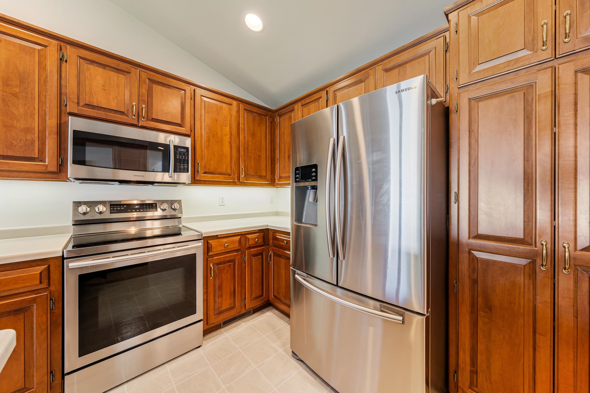2276 LOST DAUPHIN Road
