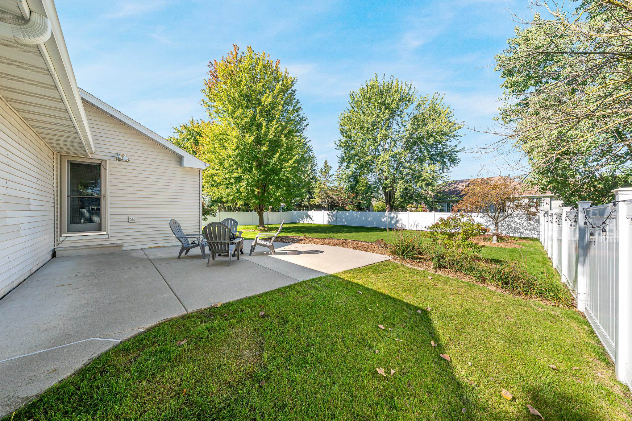 2276 LOST DAUPHIN Road
